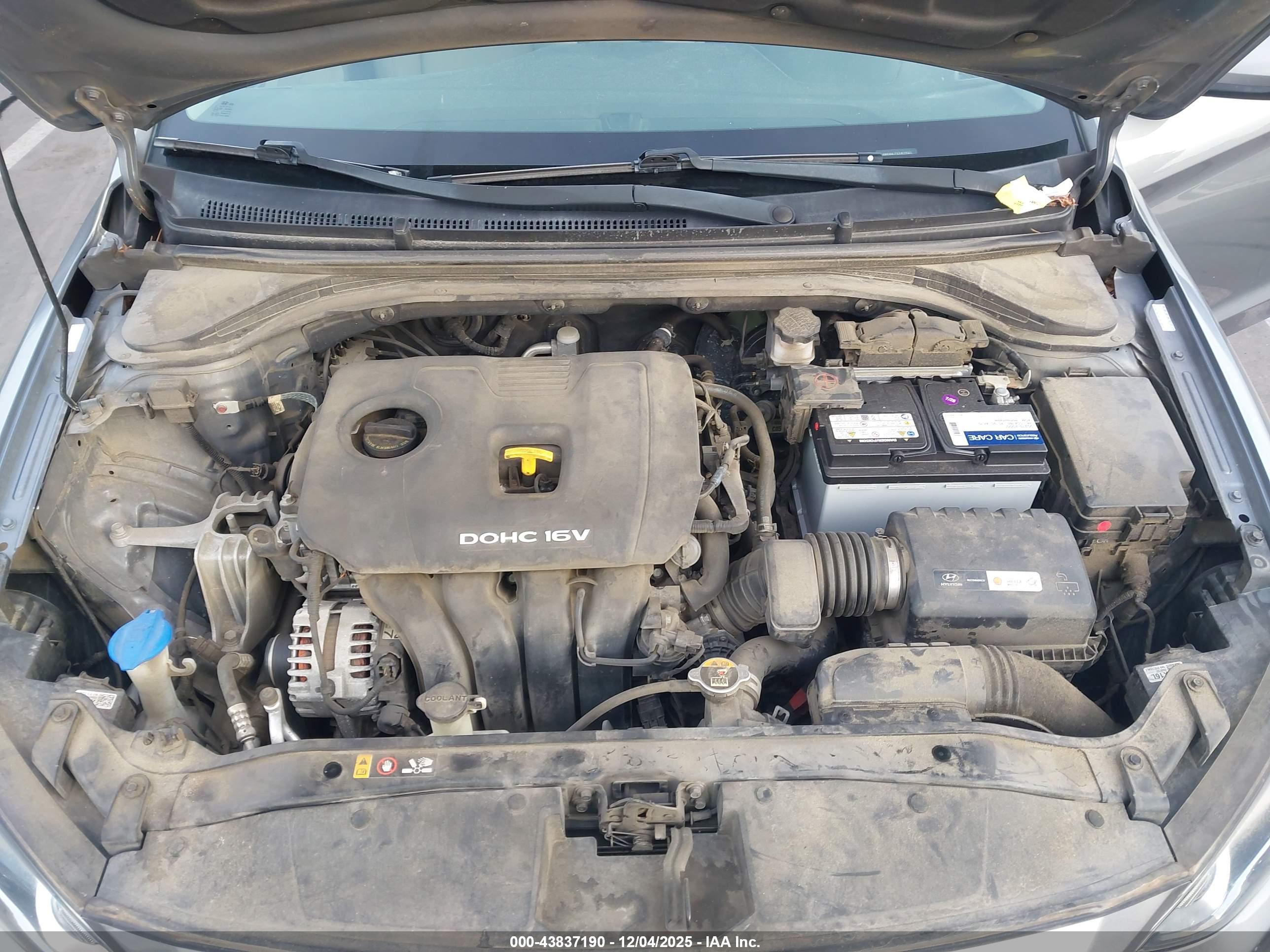 HYUNDAI ELANTRA image 10