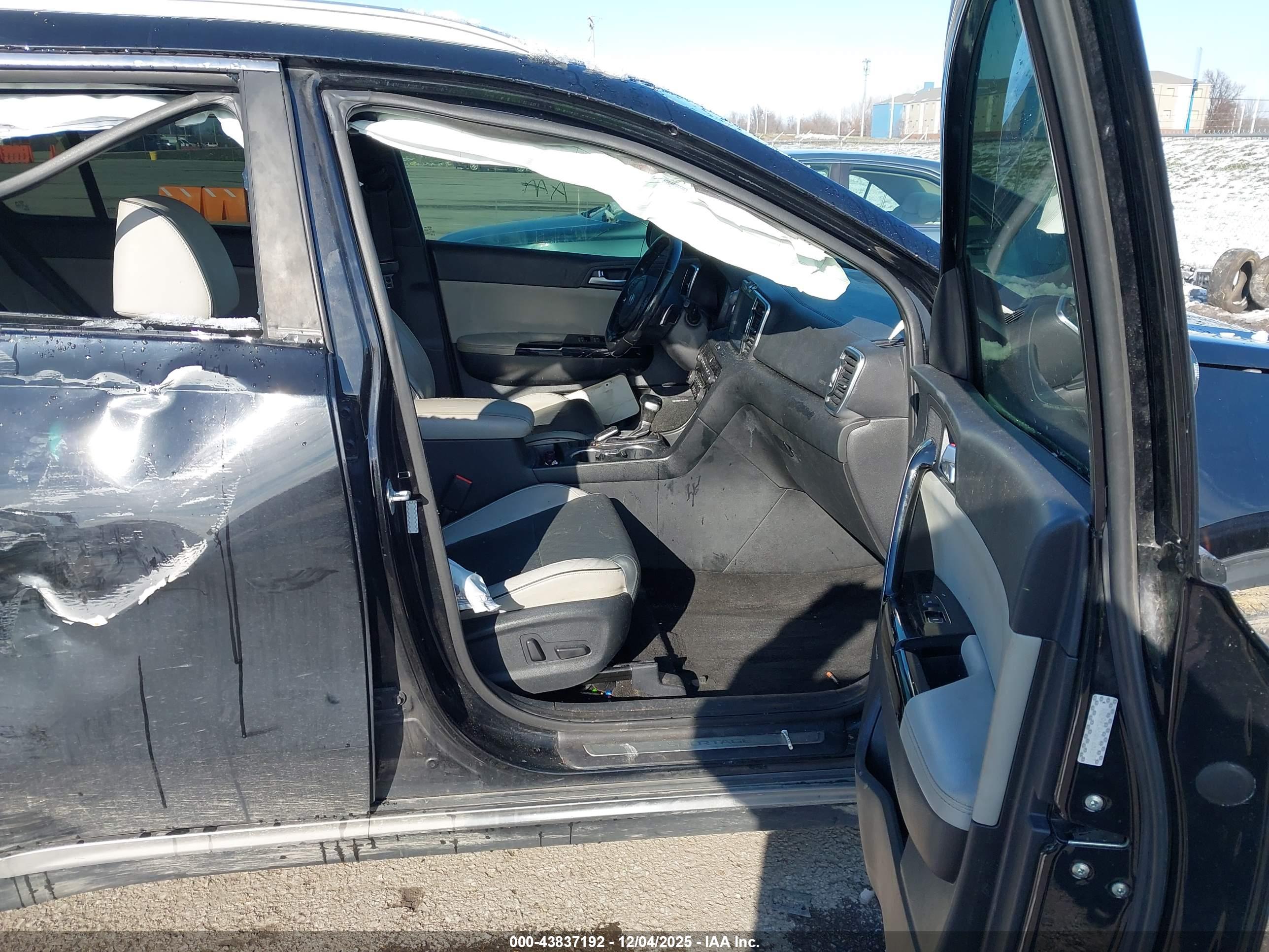 KIA SPORTAGE image 5