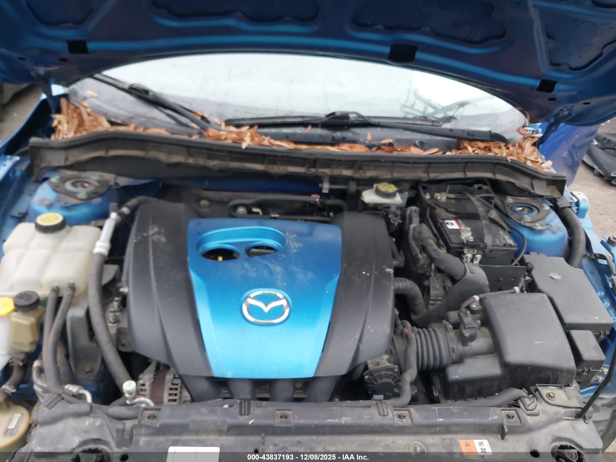 MAZDA MAZDA3 image 10