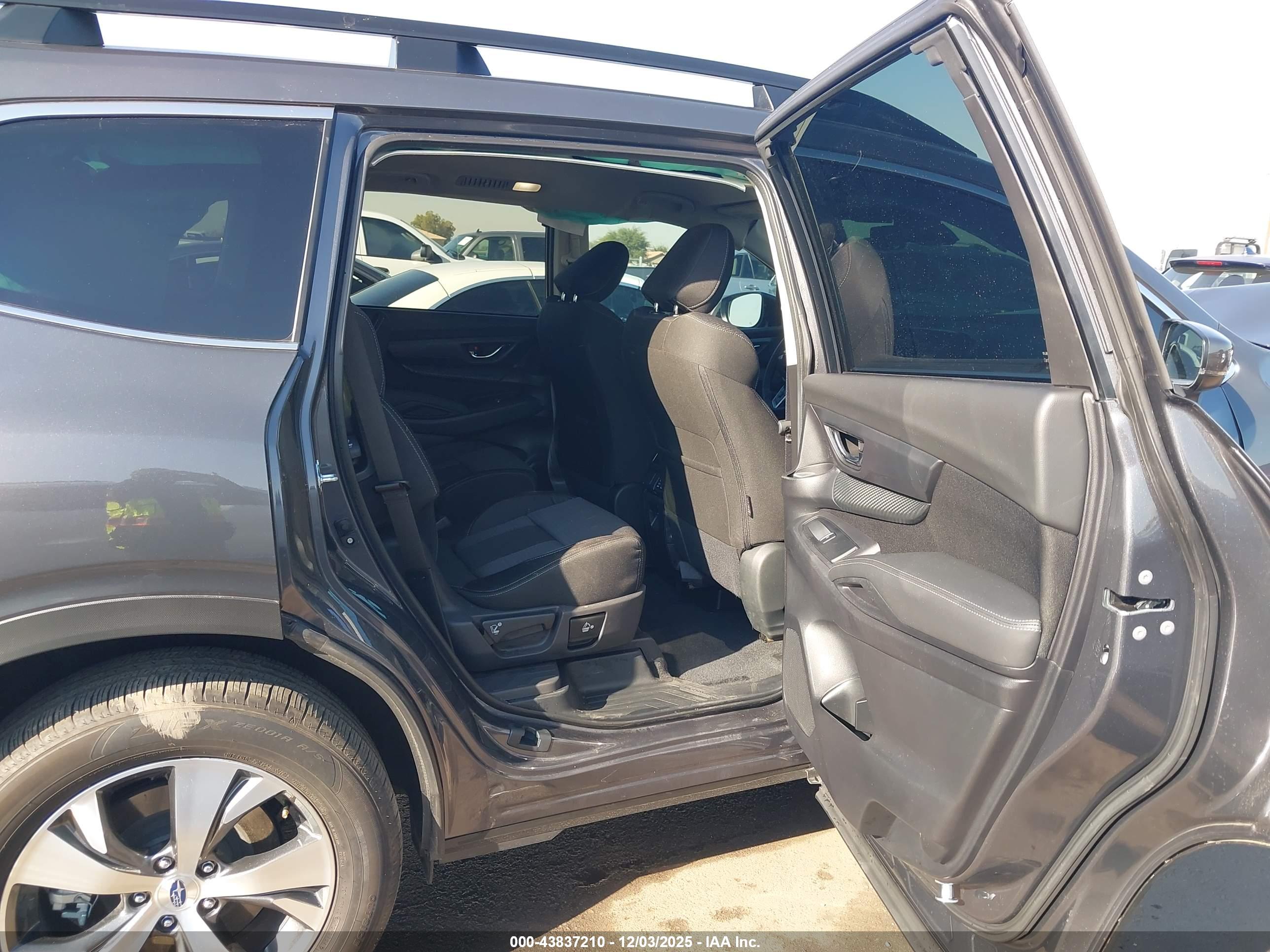 SUBARU ASCENT image 8