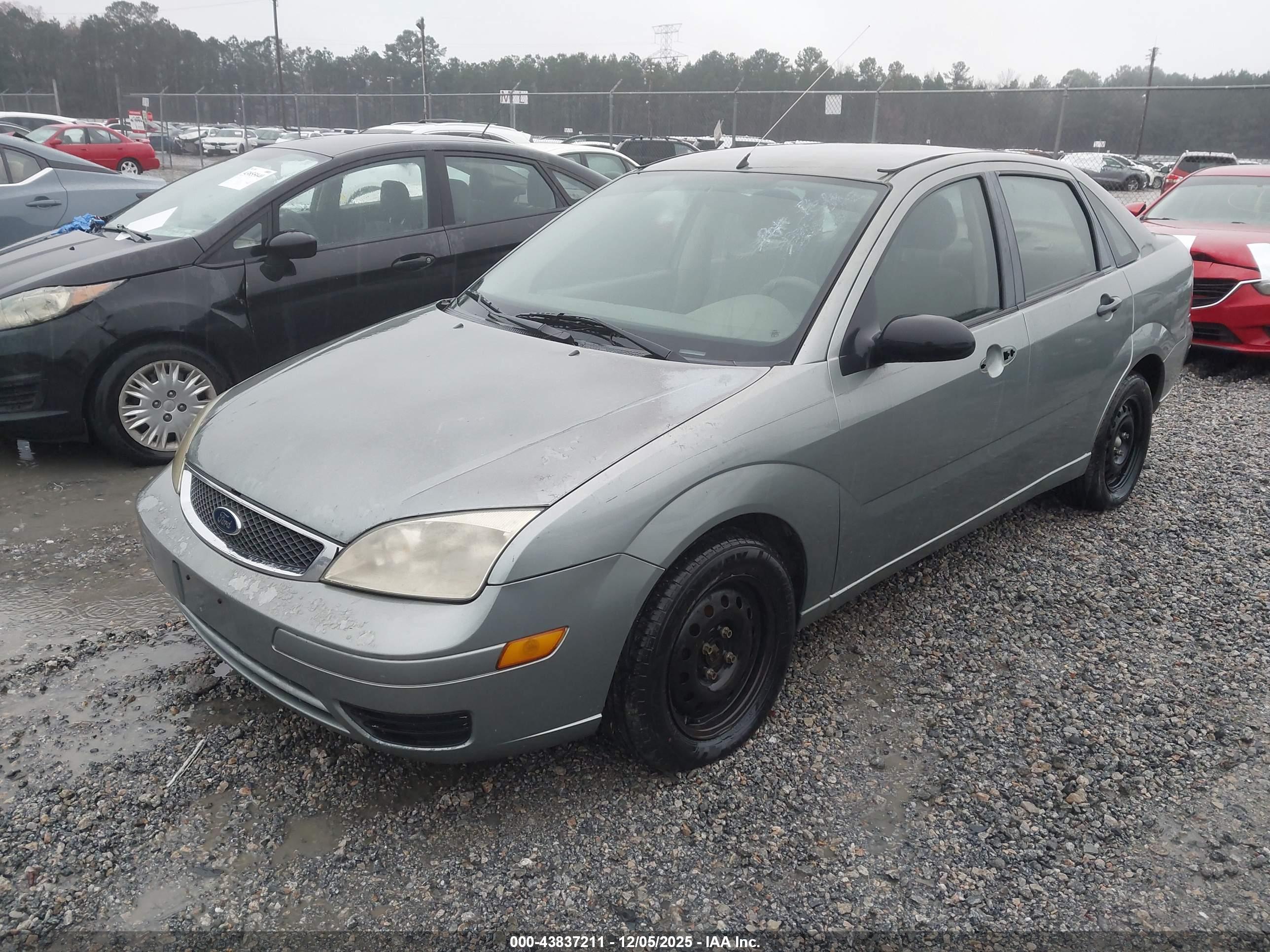 FORD FOCUS image 2