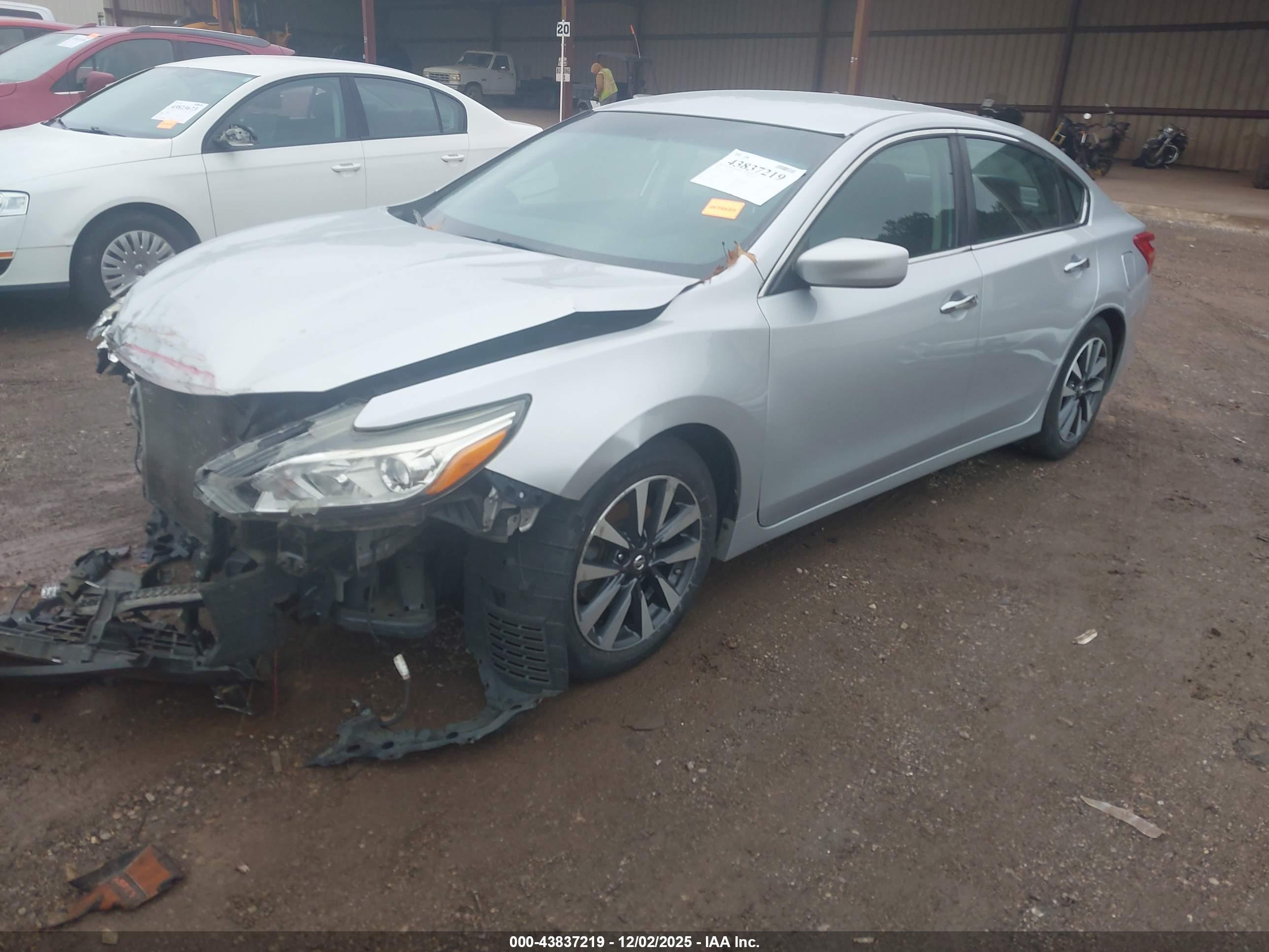 NISSAN ALTIMA image 2