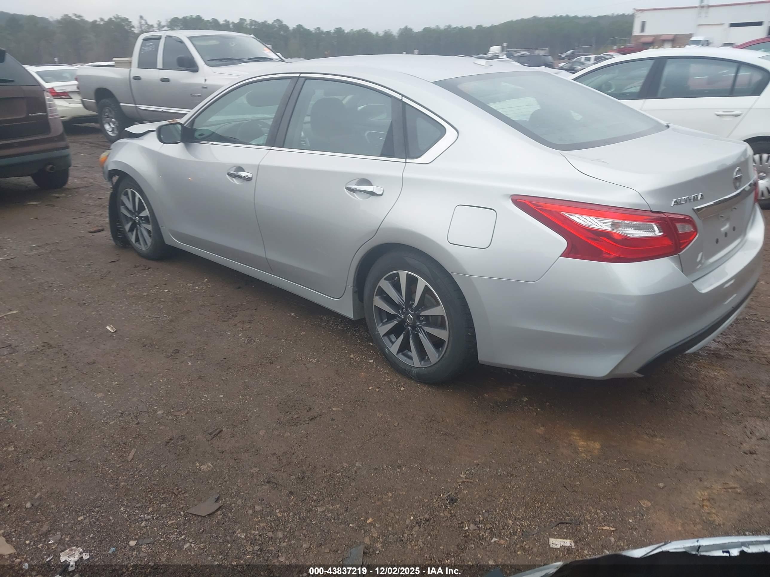 NISSAN ALTIMA image 3
