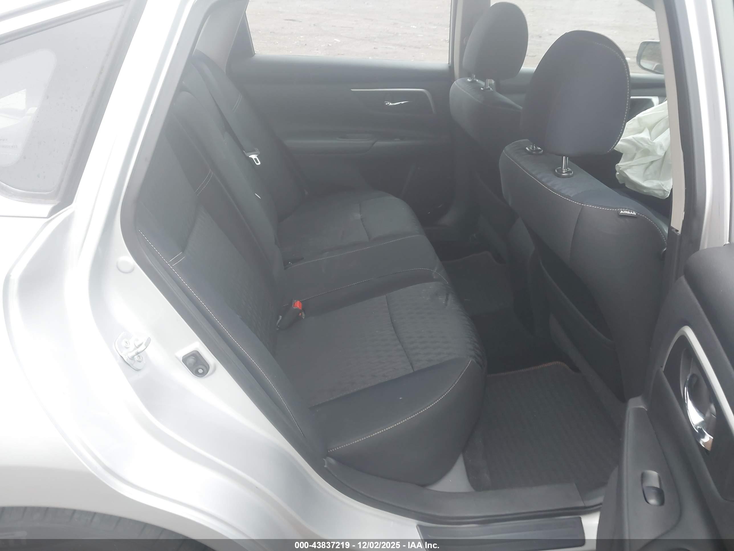 NISSAN ALTIMA image 8