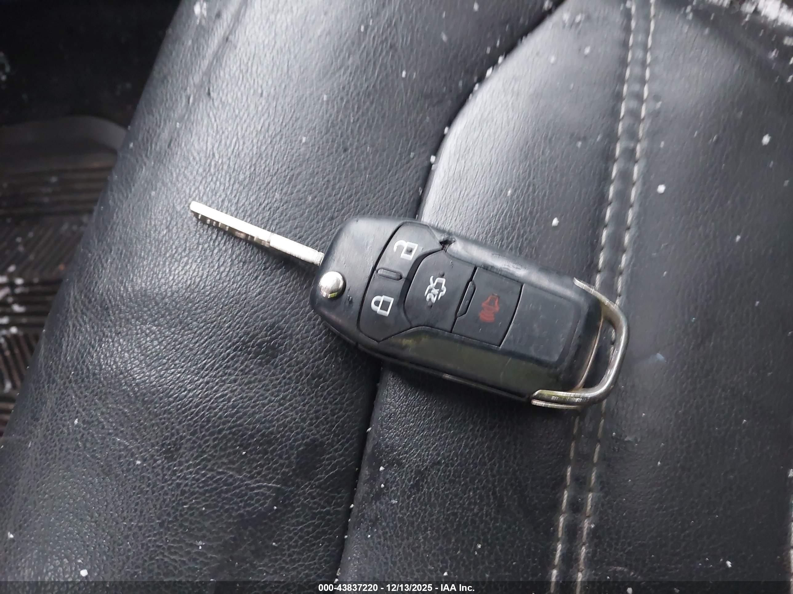 FORD FUSION image 11