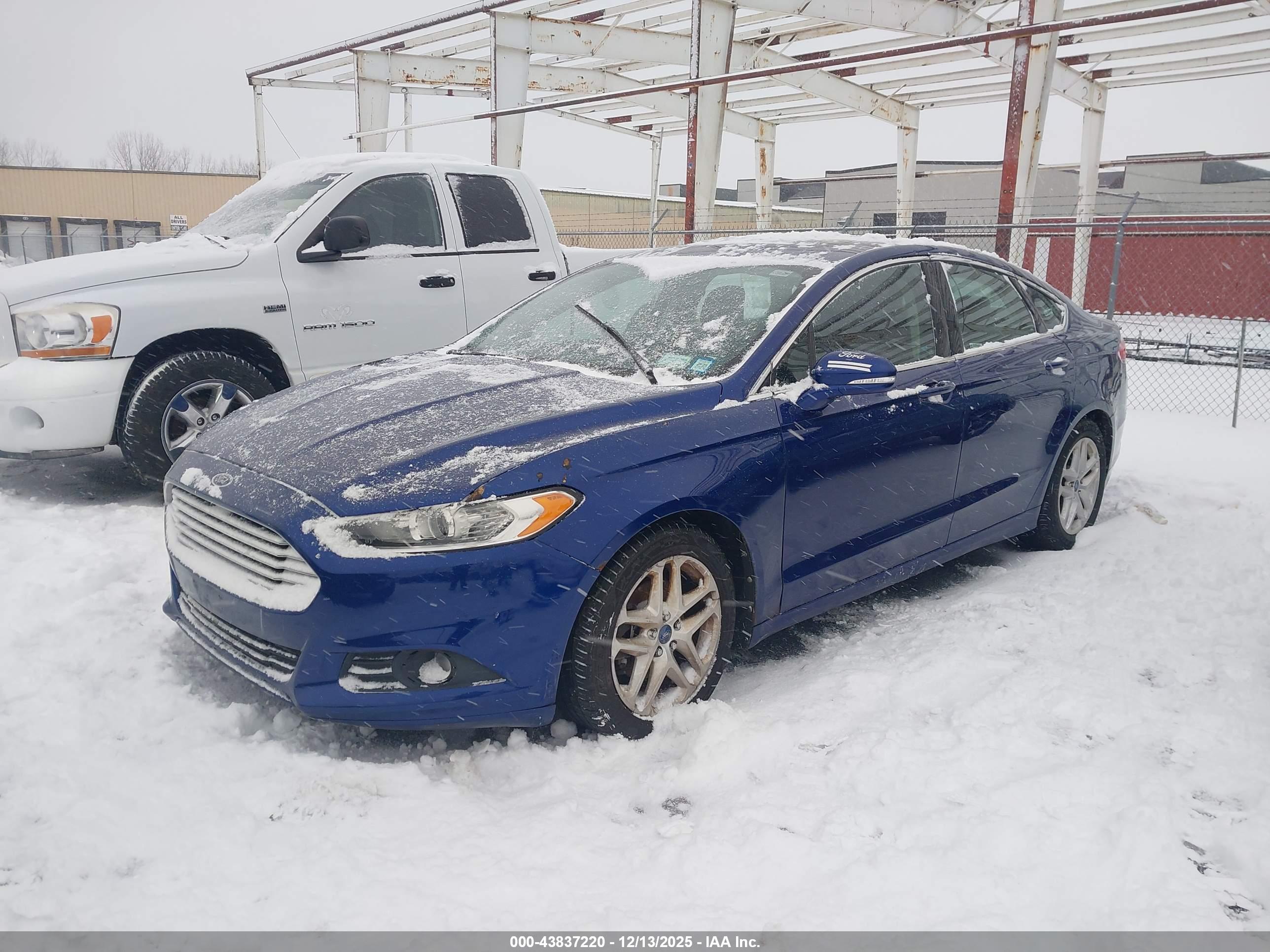 FORD FUSION image 2