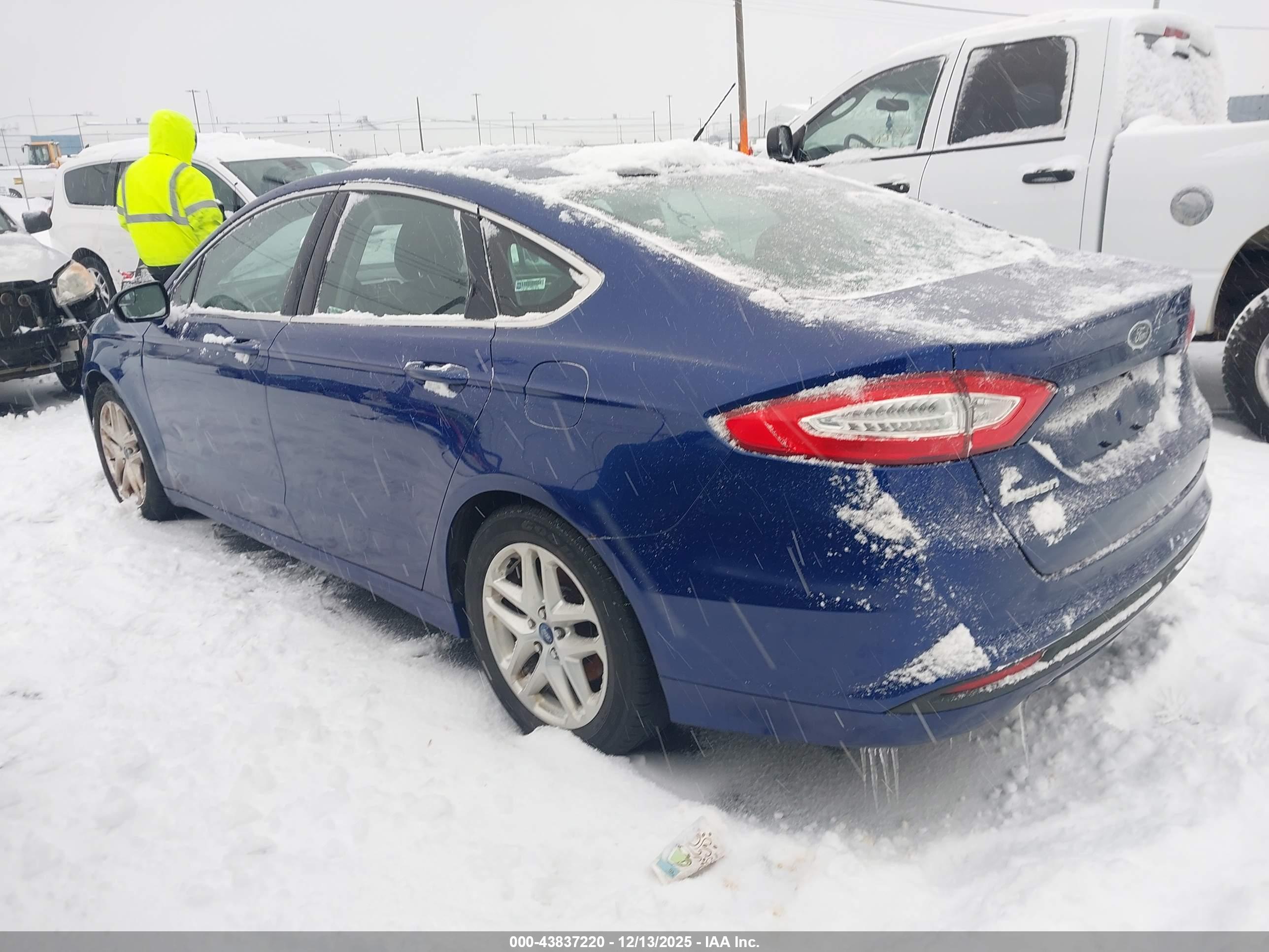 FORD FUSION image 3