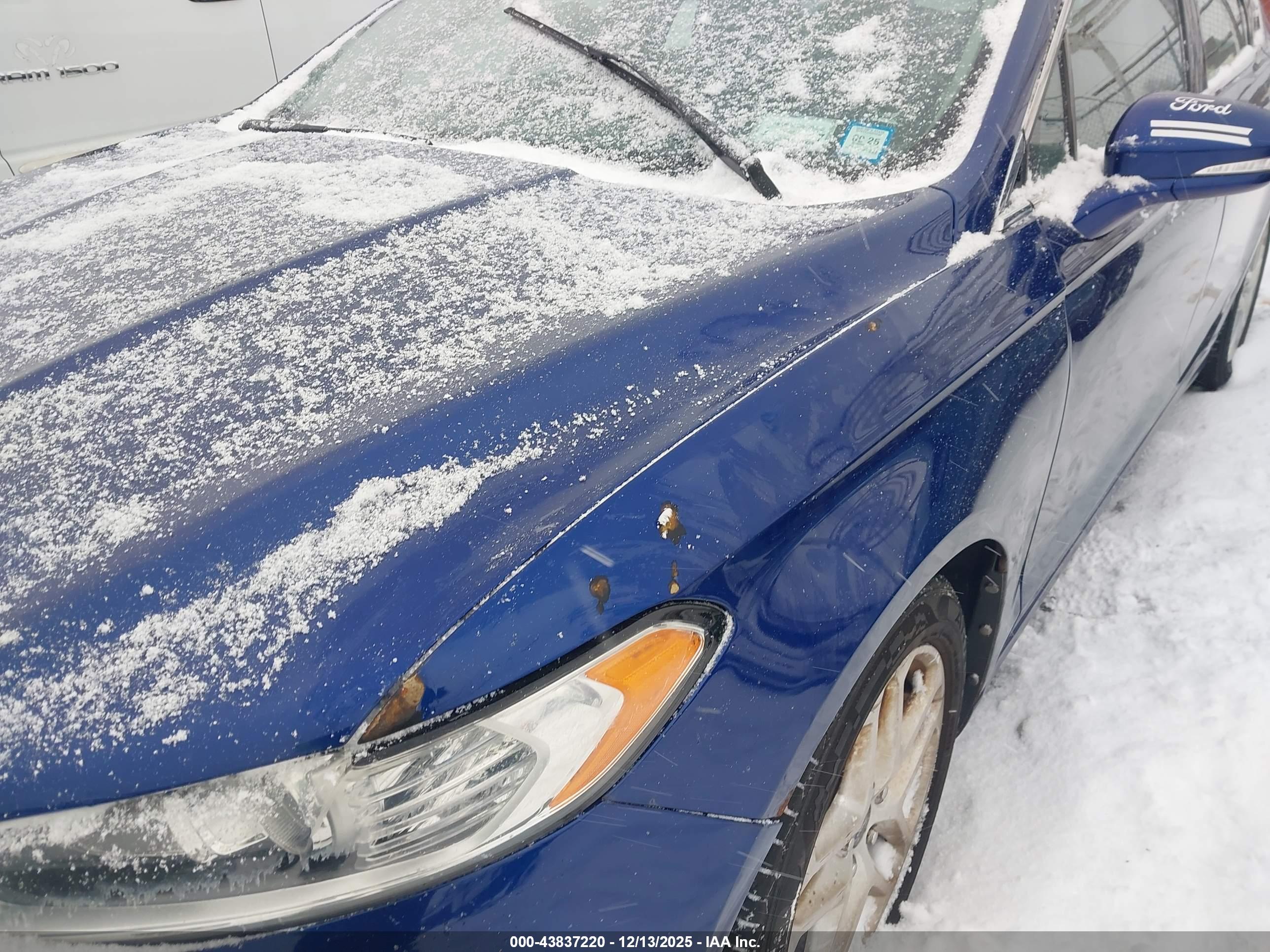 FORD FUSION image 6