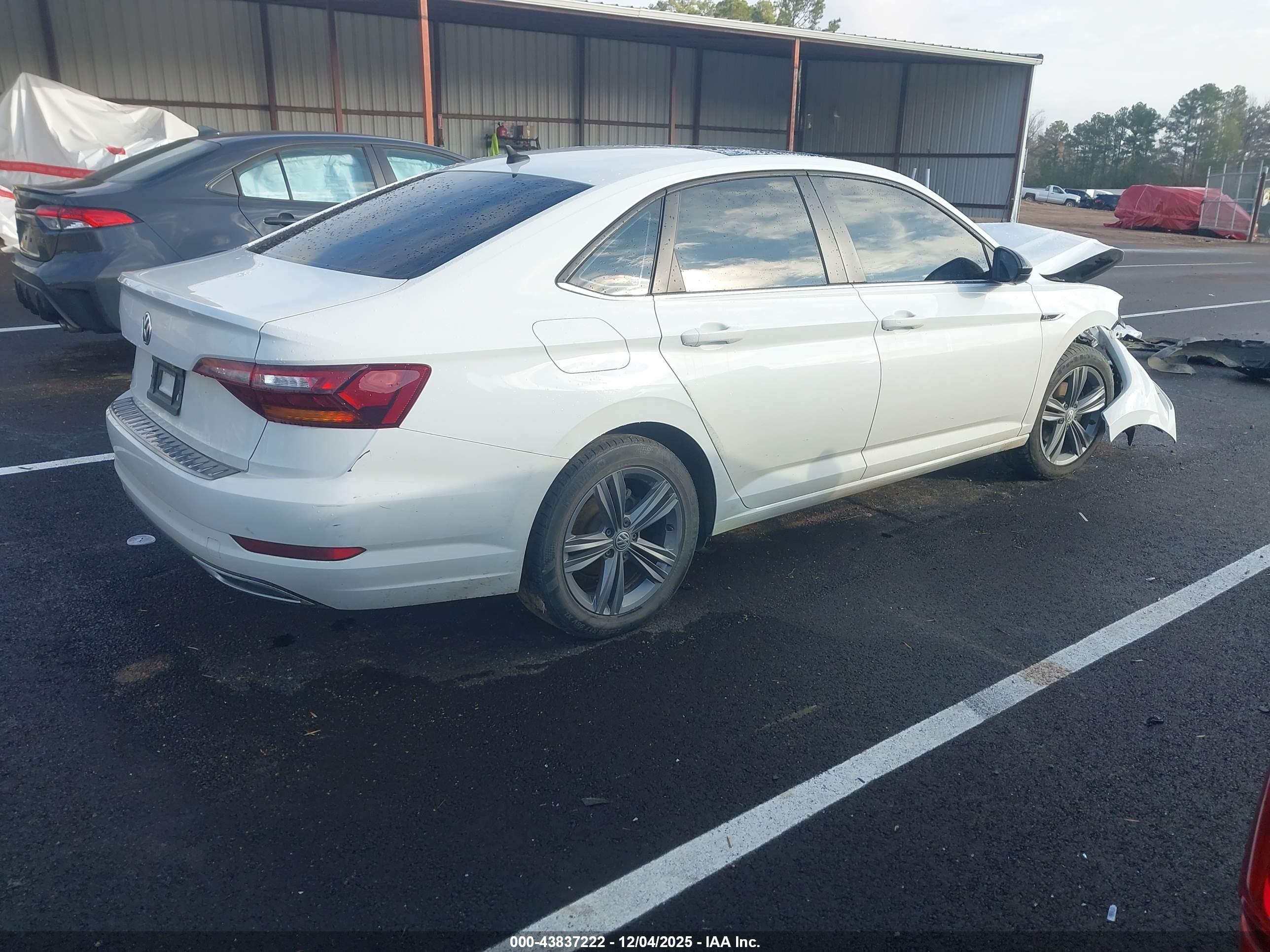 VOLKSWAGEN JETTA image 4