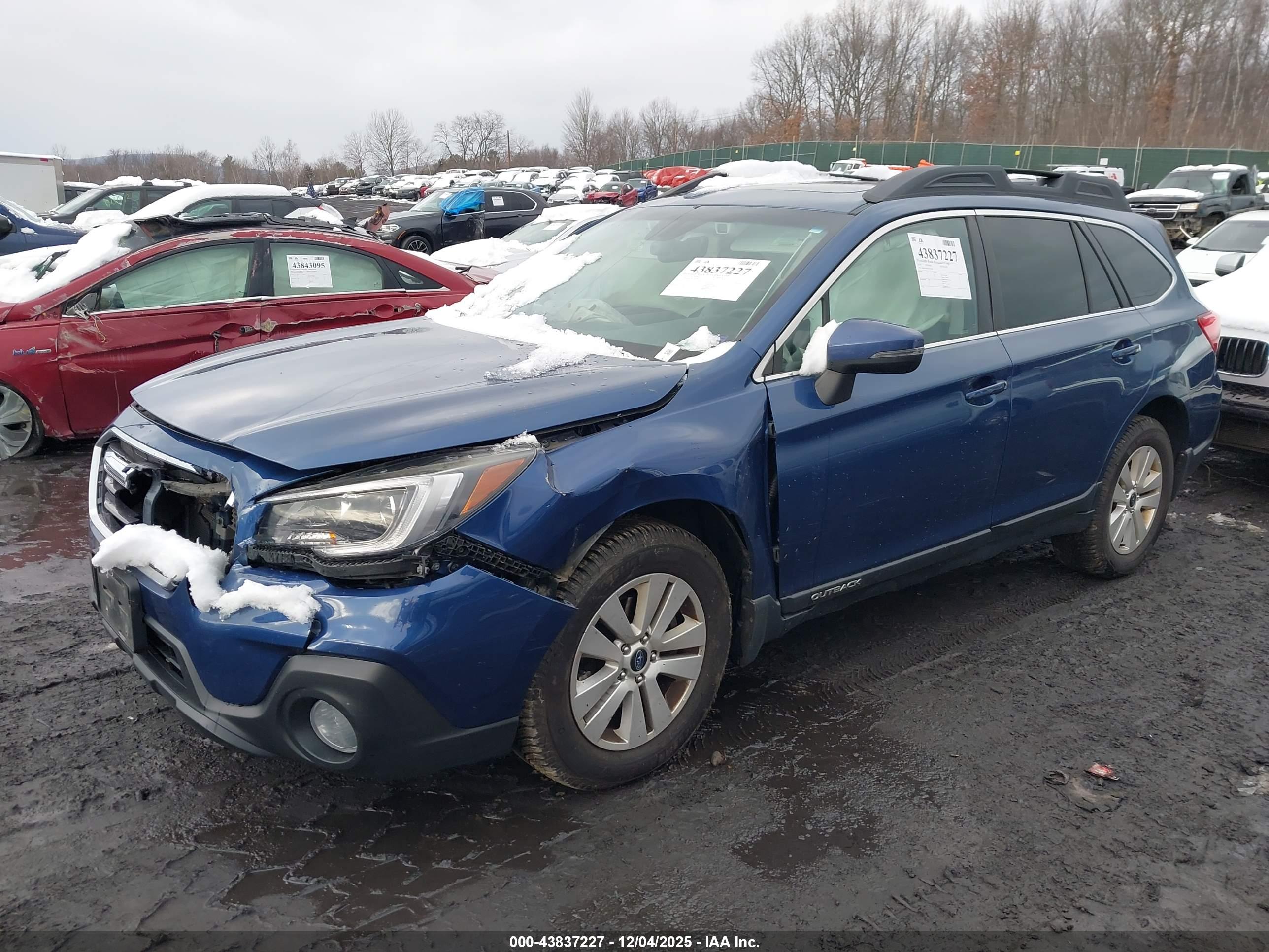 SUBARU OUTBACK image 2