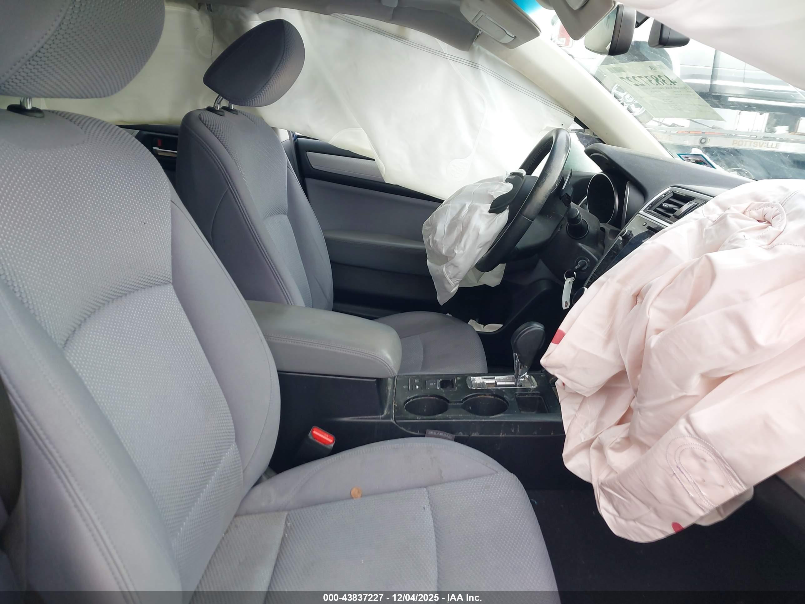 SUBARU OUTBACK image 5