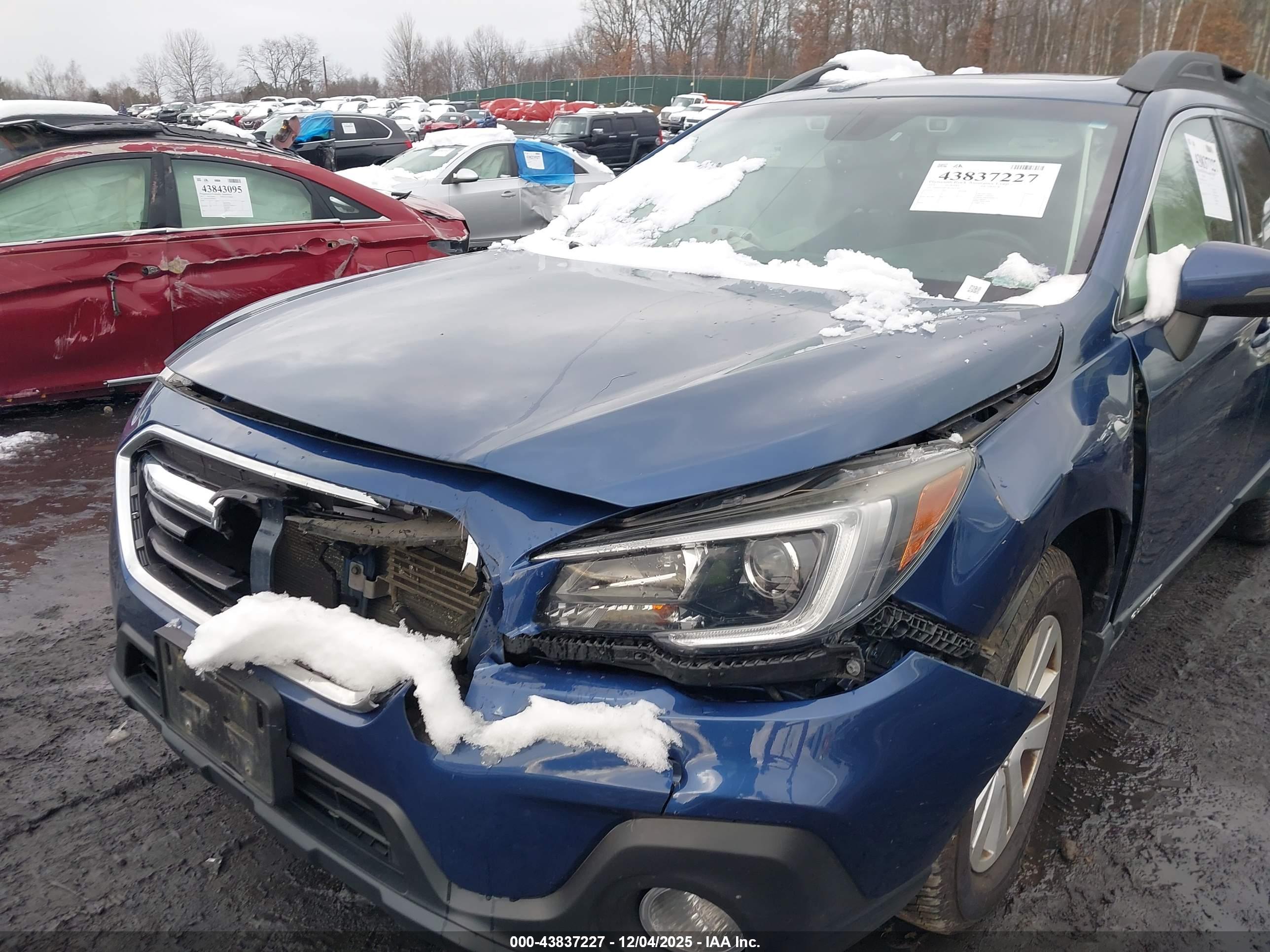 SUBARU OUTBACK image 6