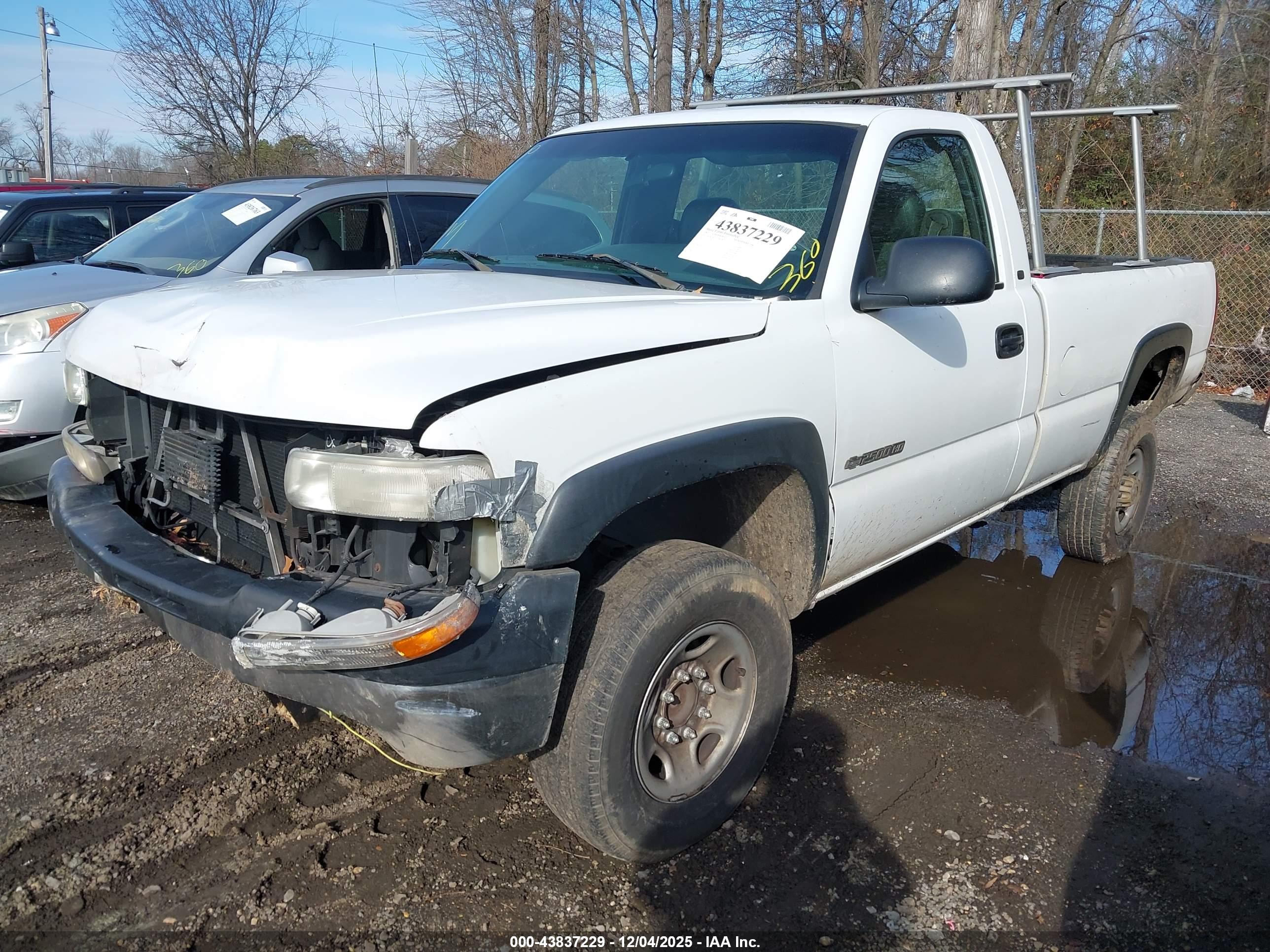 CHEVROLET SILVERADO image 2