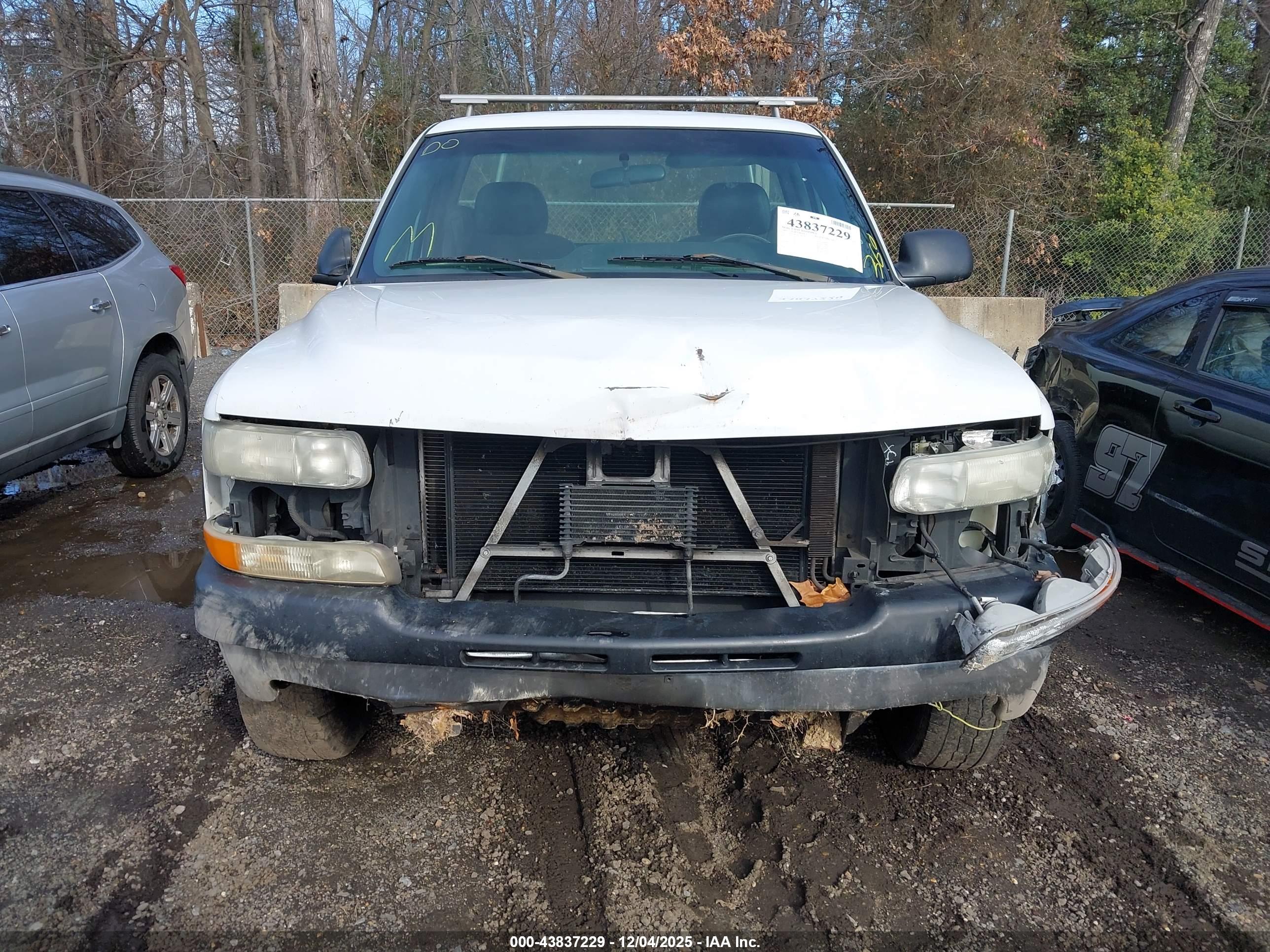 CHEVROLET SILVERADO image 6