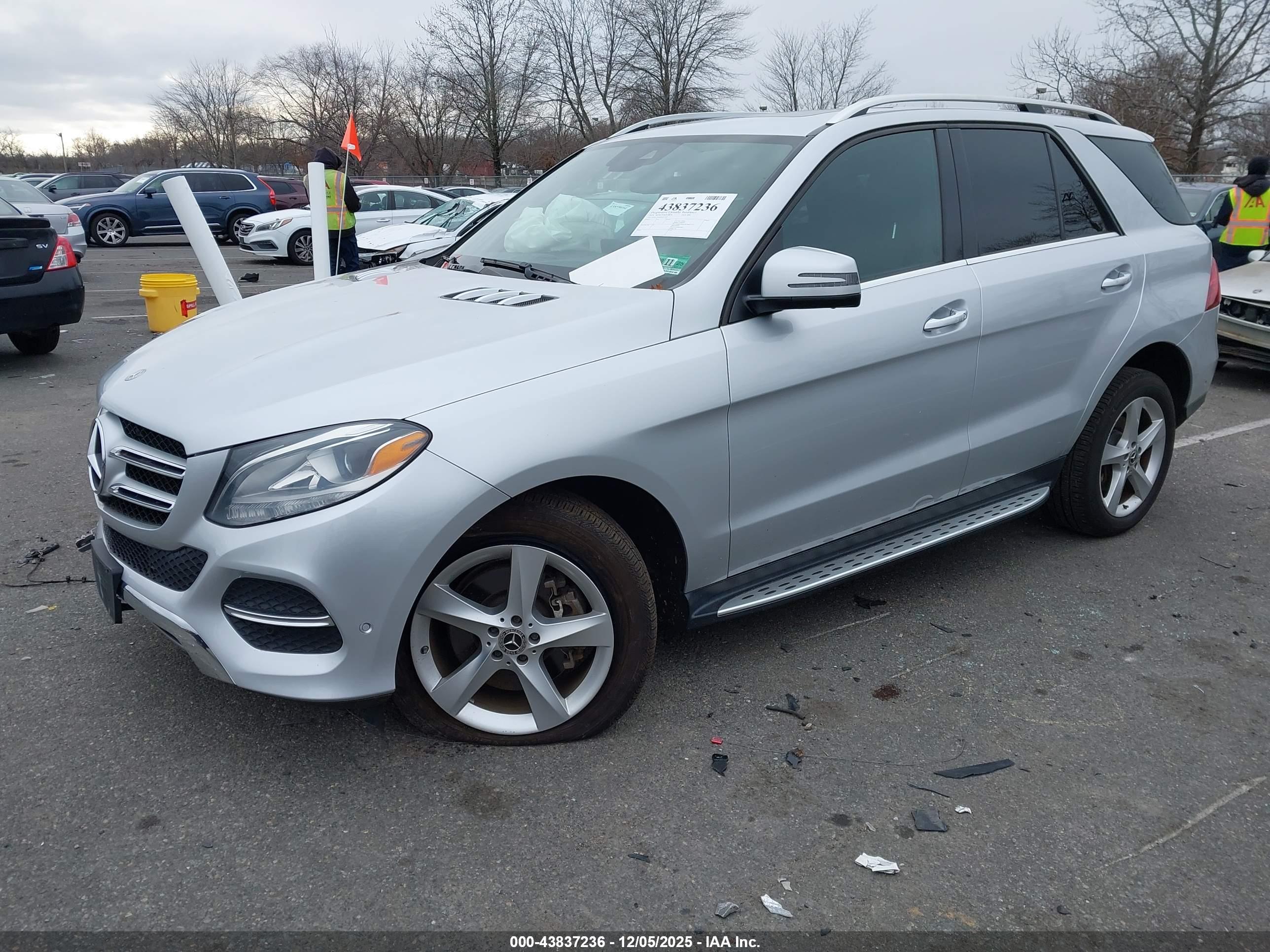 MERCEDES-BENZ GLE image 2