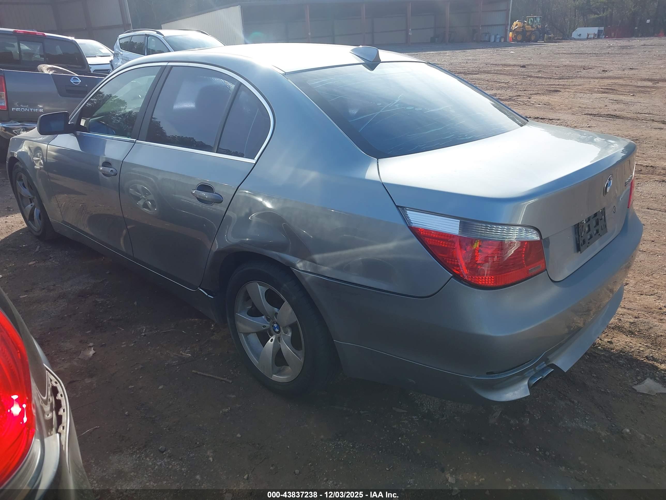 BMW 525I image 3