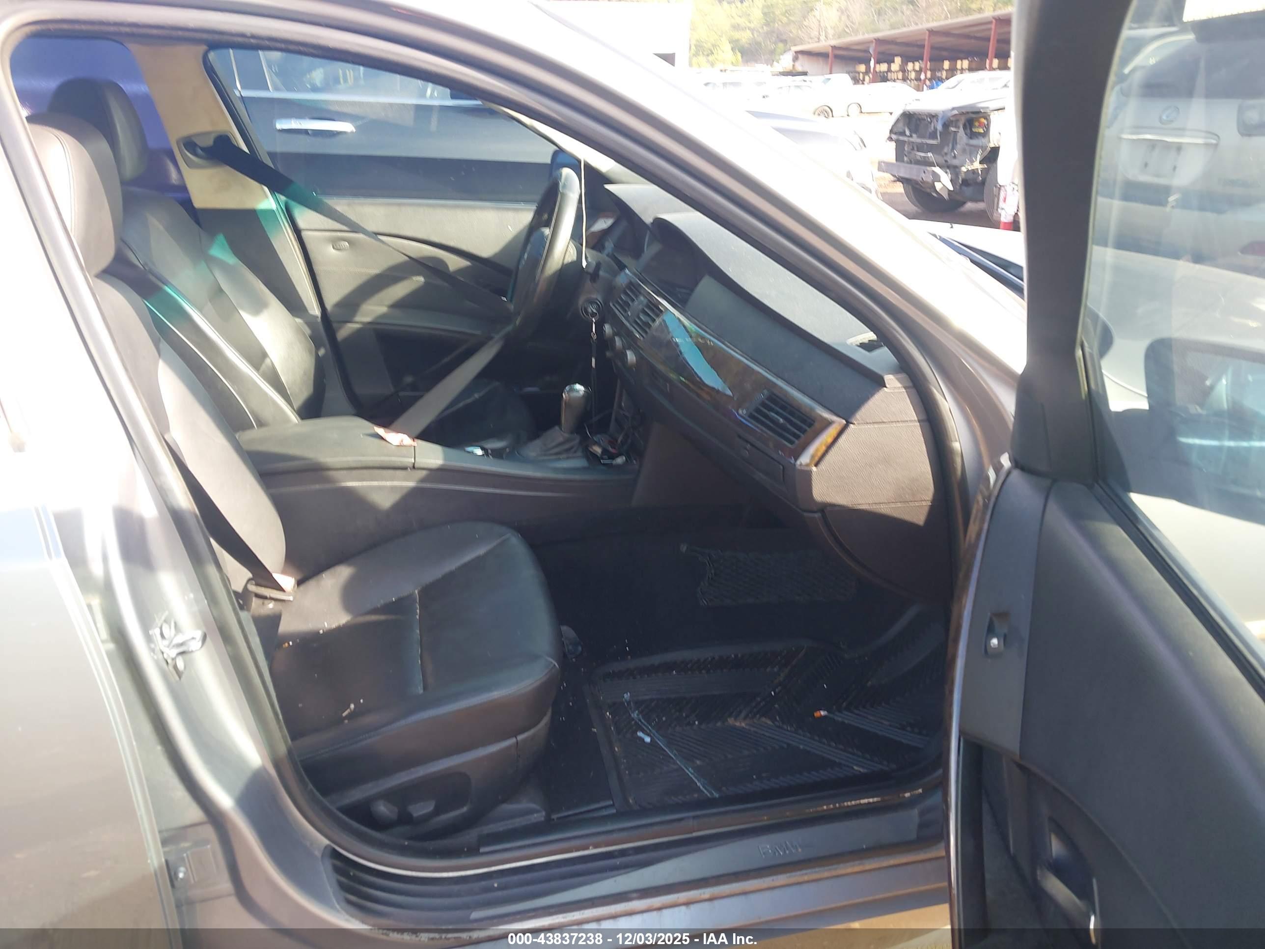 BMW 525I image 5