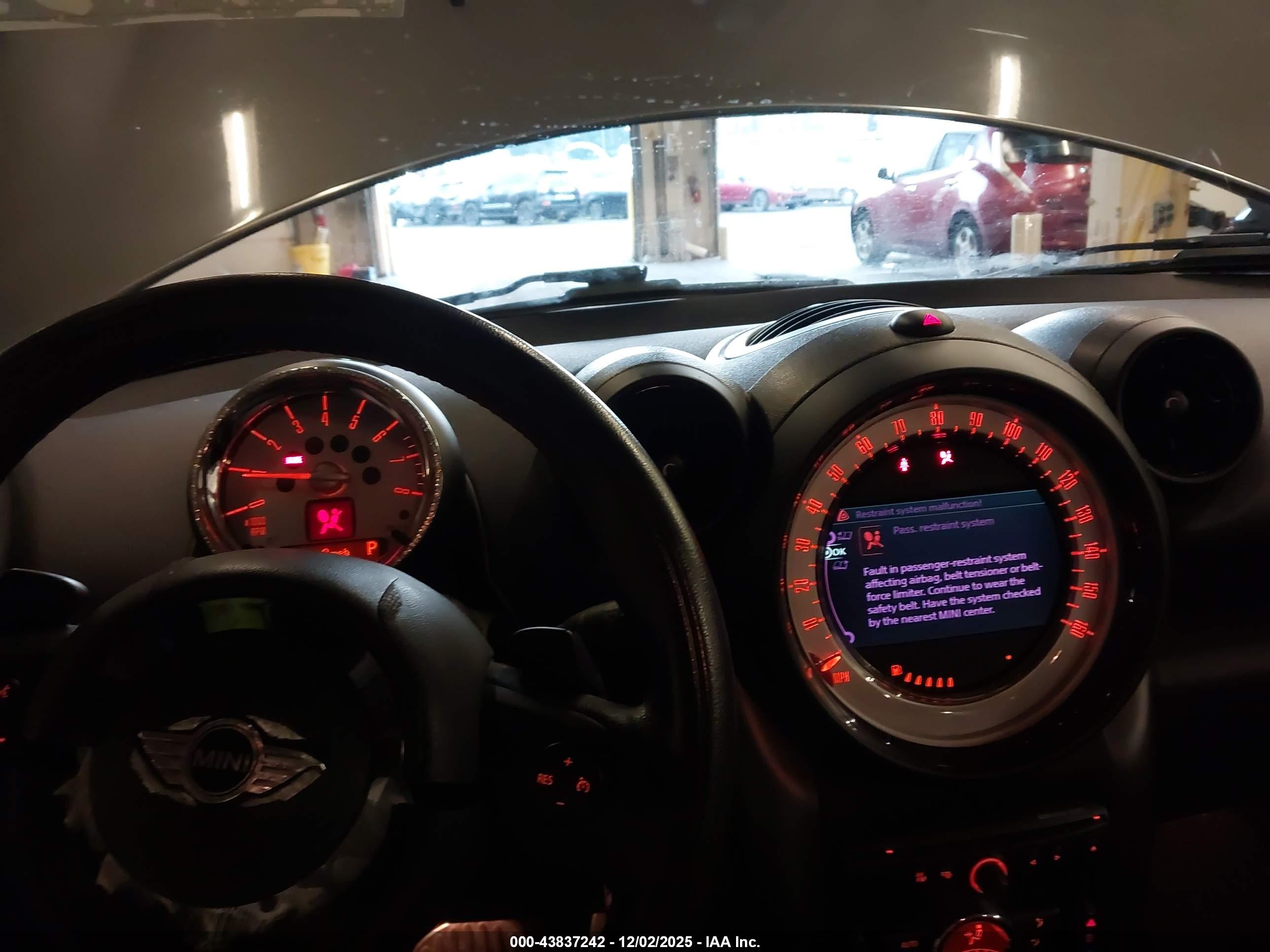 MINI COUNTRYMAN image 7