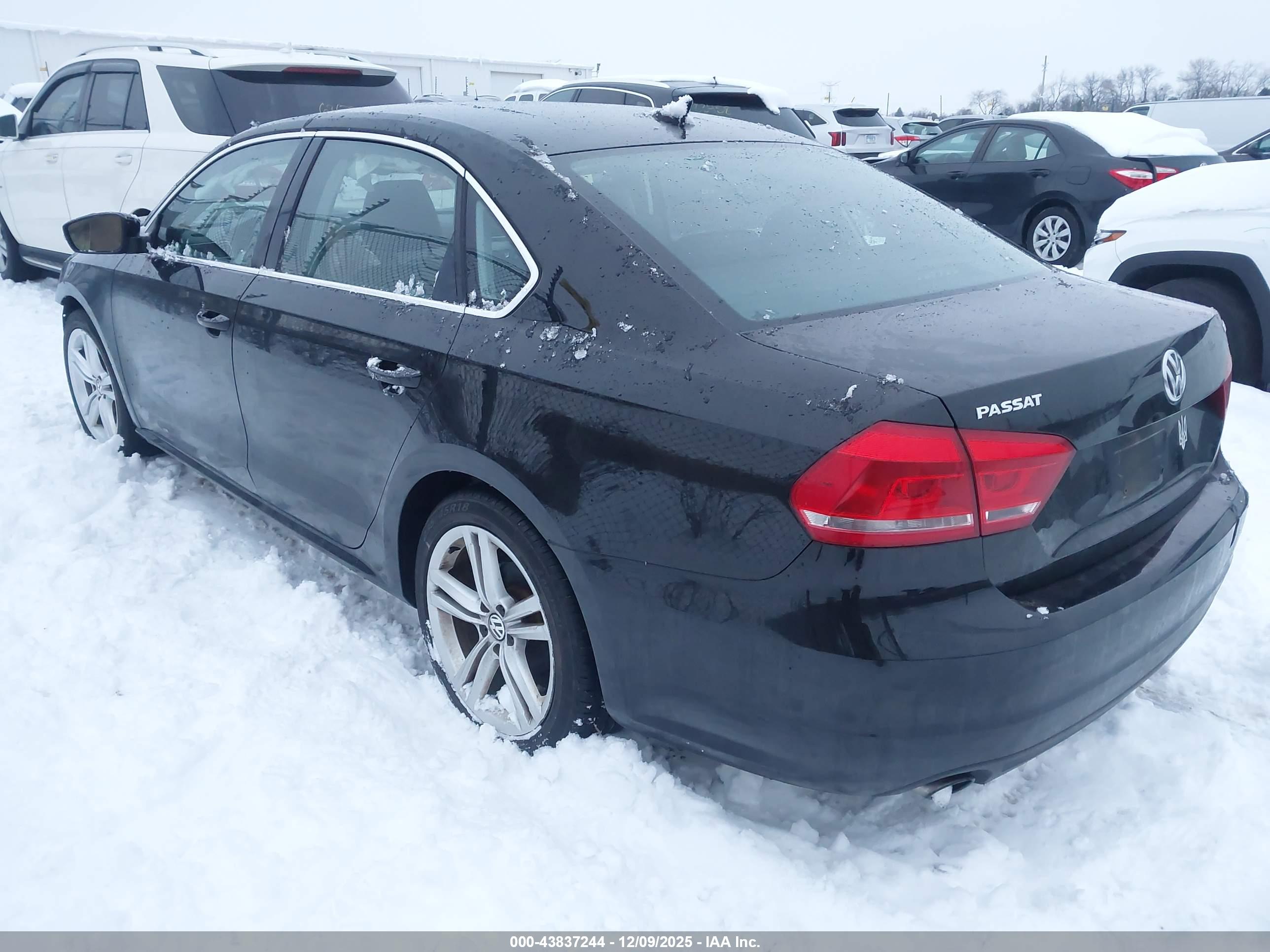 VOLKSWAGEN PASSAT image 3