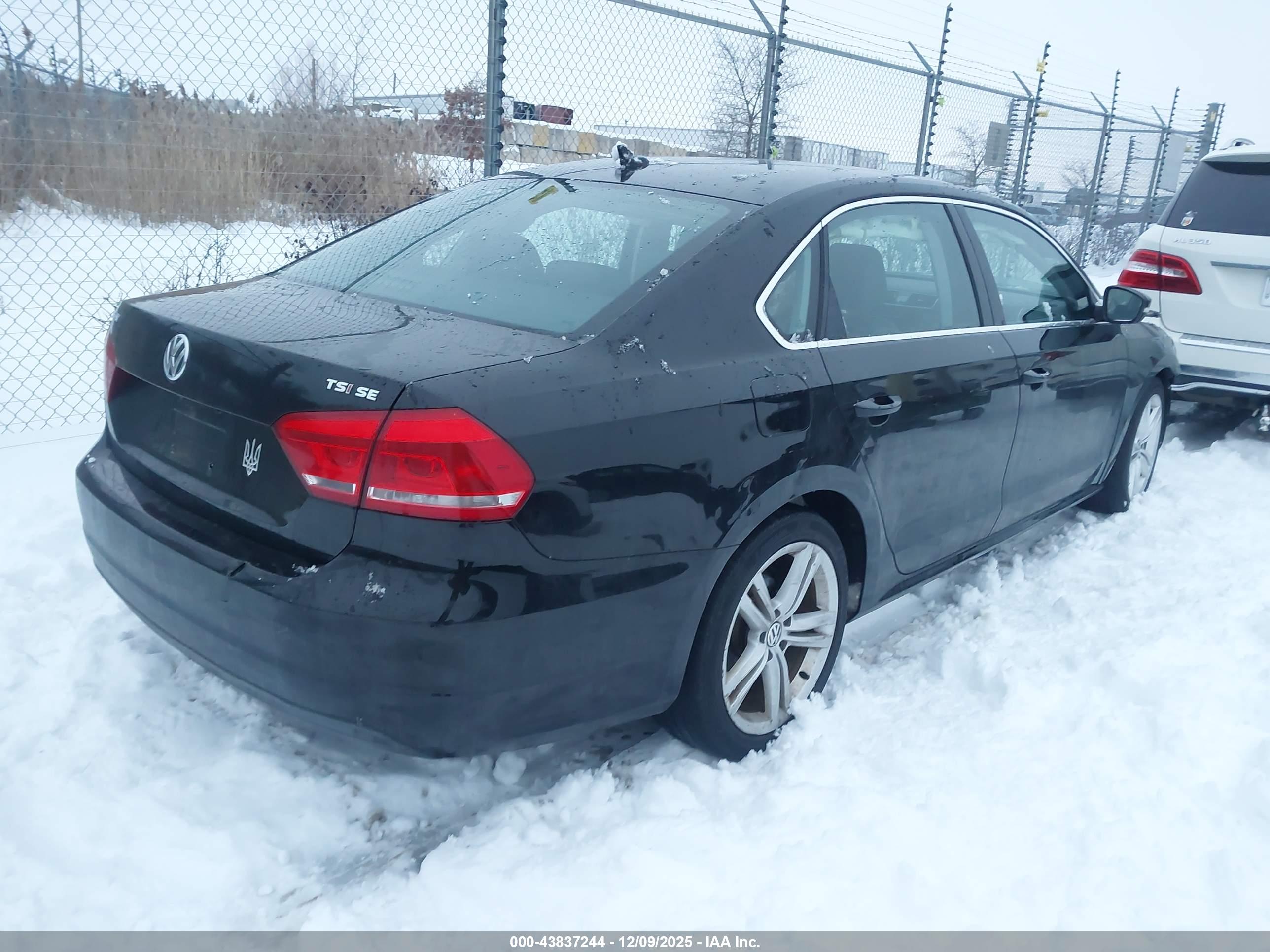 VOLKSWAGEN PASSAT image 4