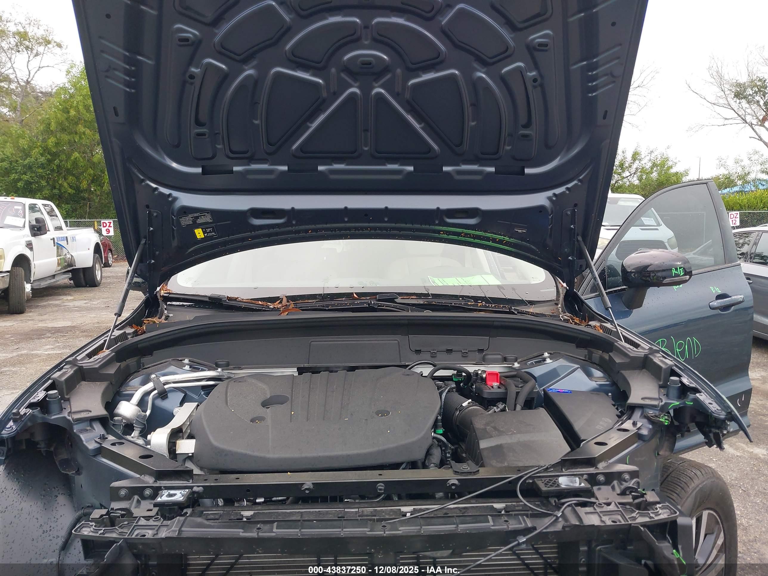 VOLVO XC60 image 10