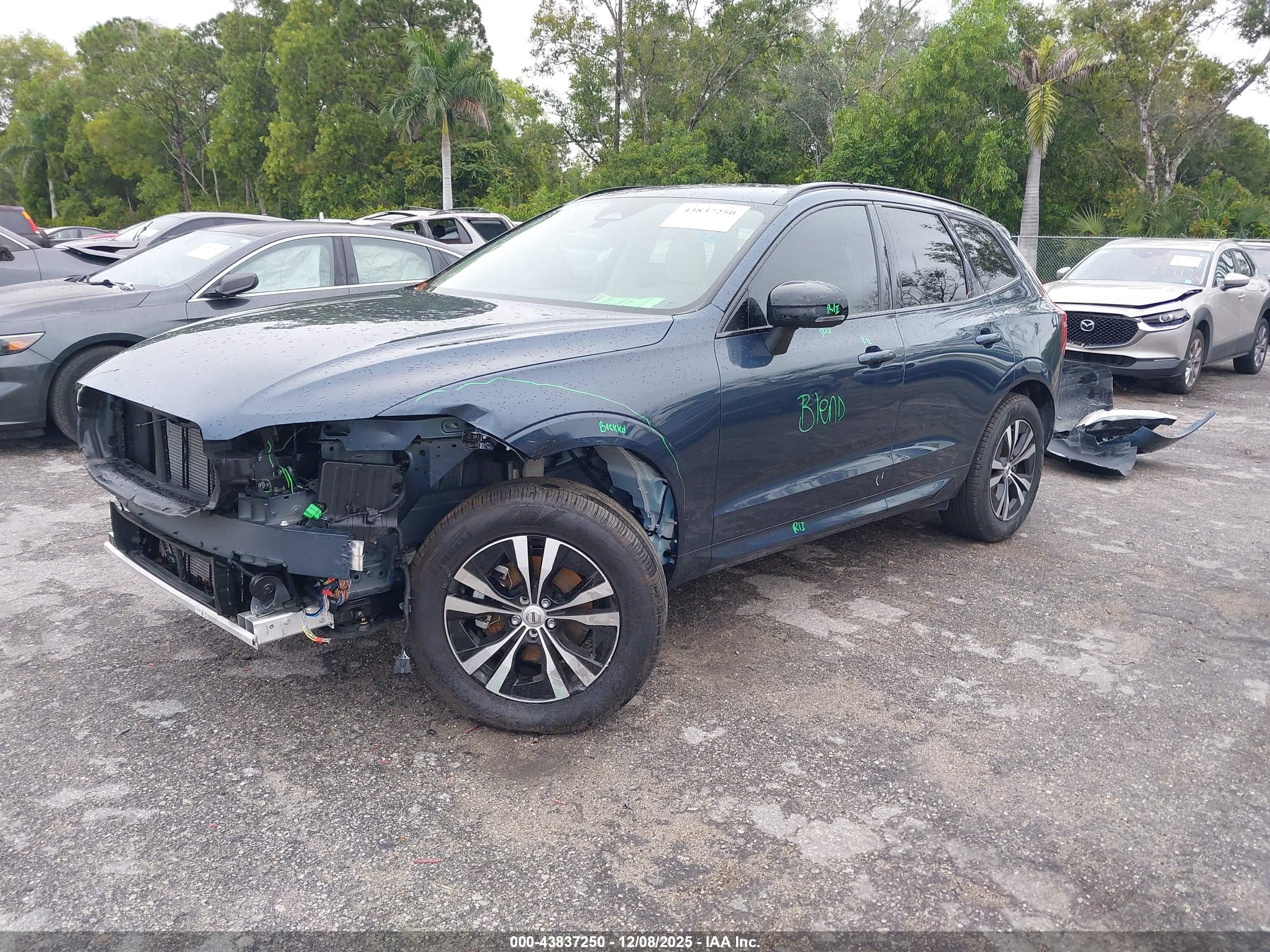 VOLVO XC60 image 2