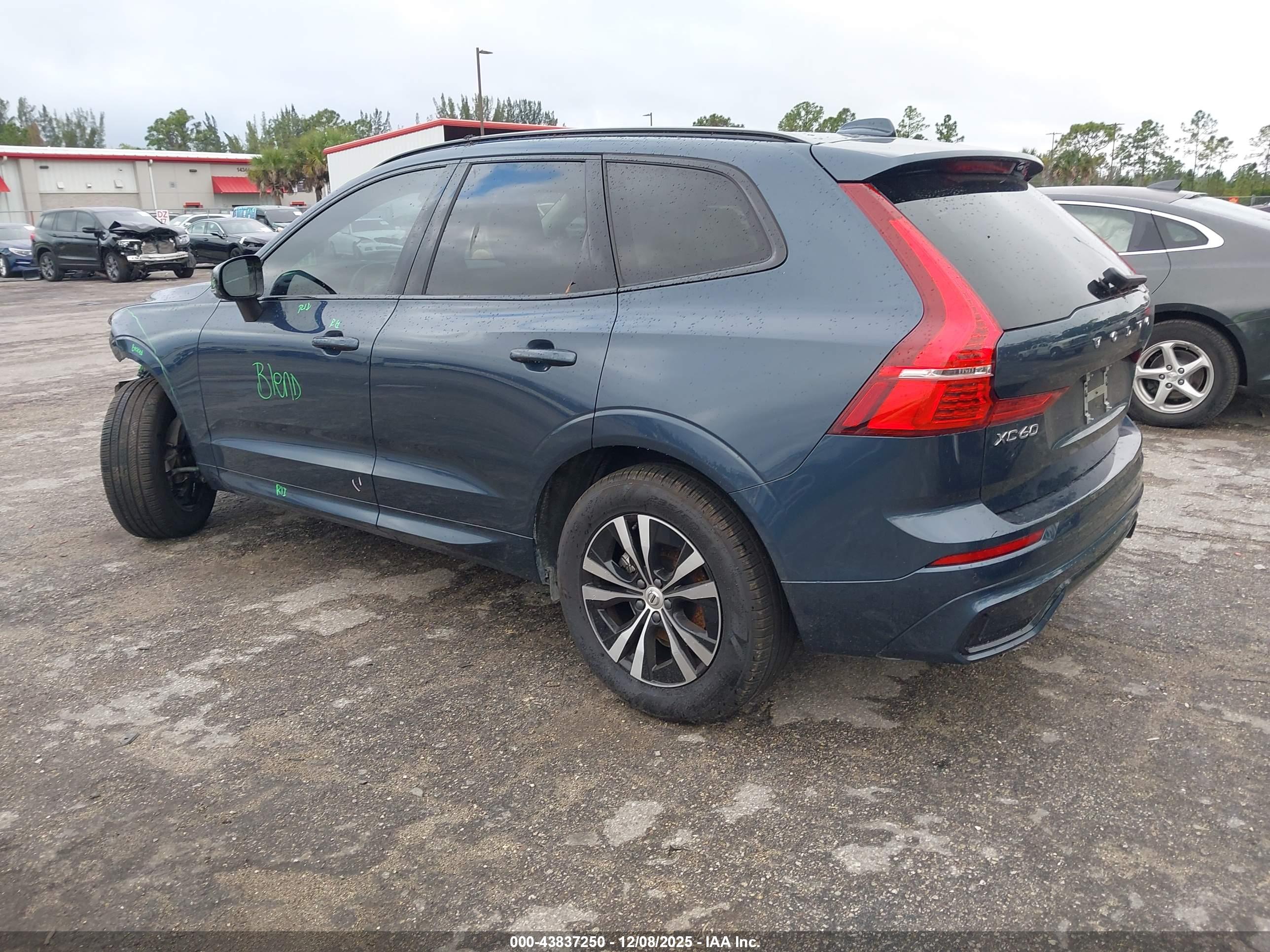 VOLVO XC60 image 3