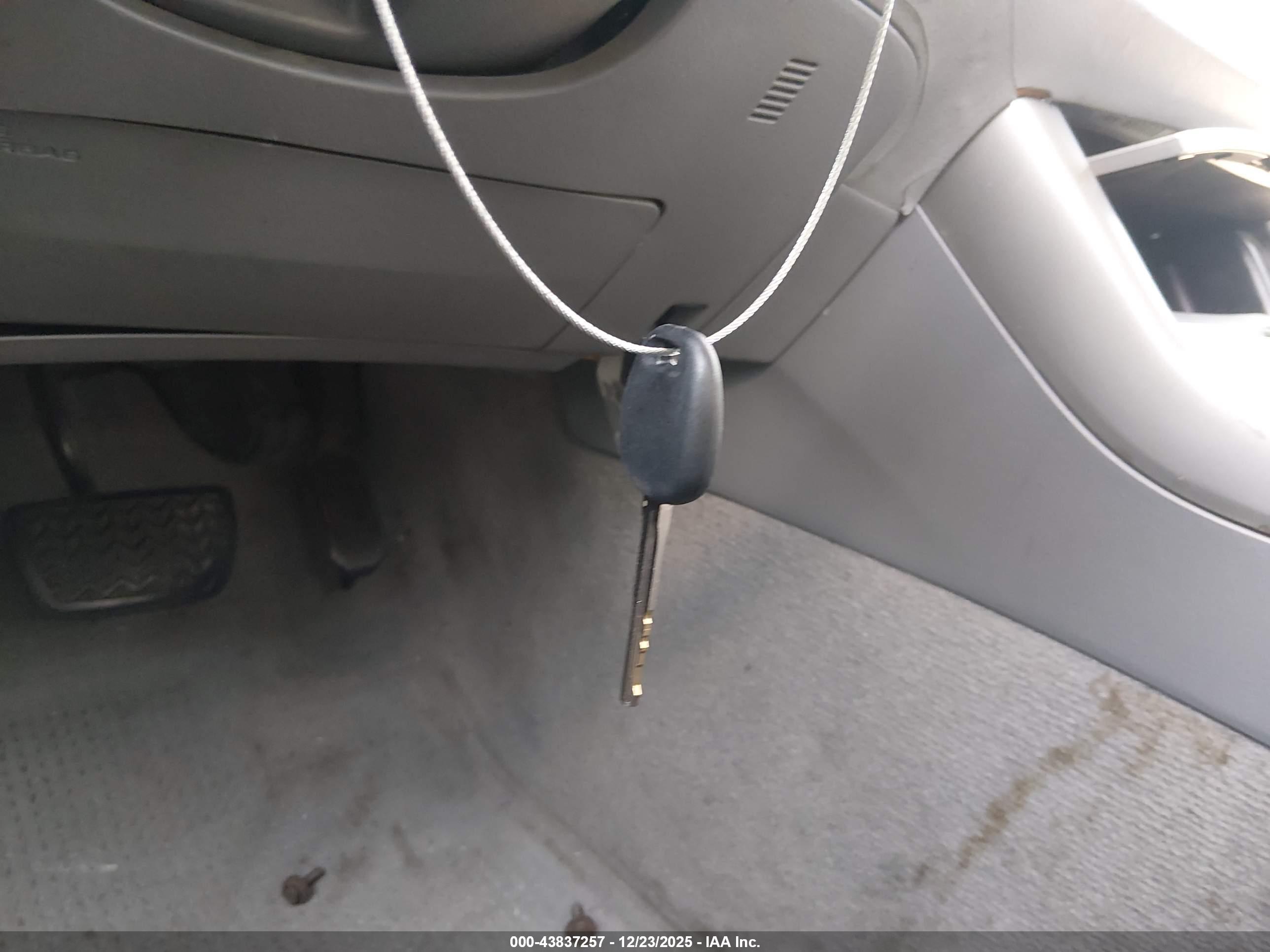 TOYOTA AVALON image 11