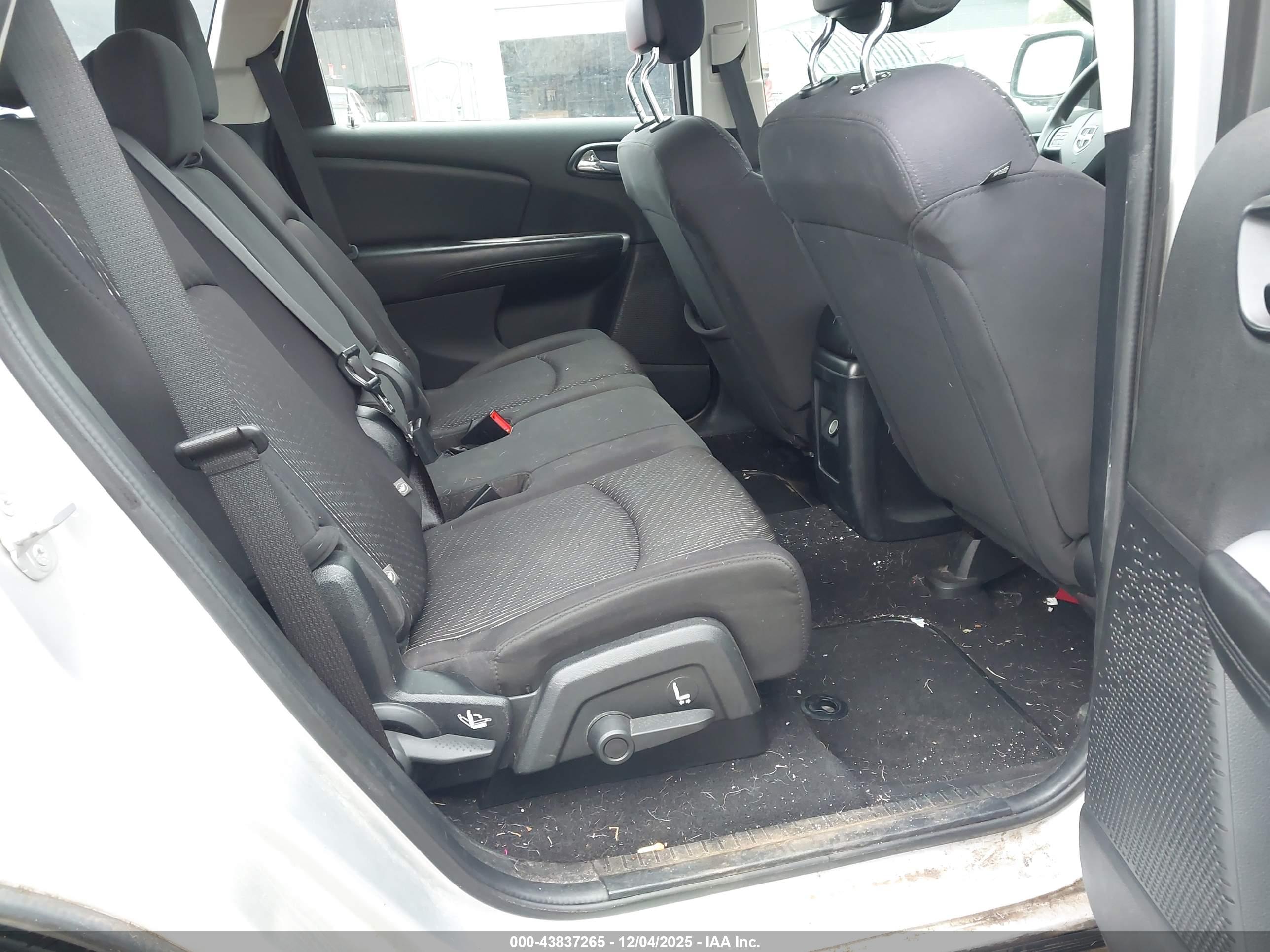DODGE JOURNEY image 8