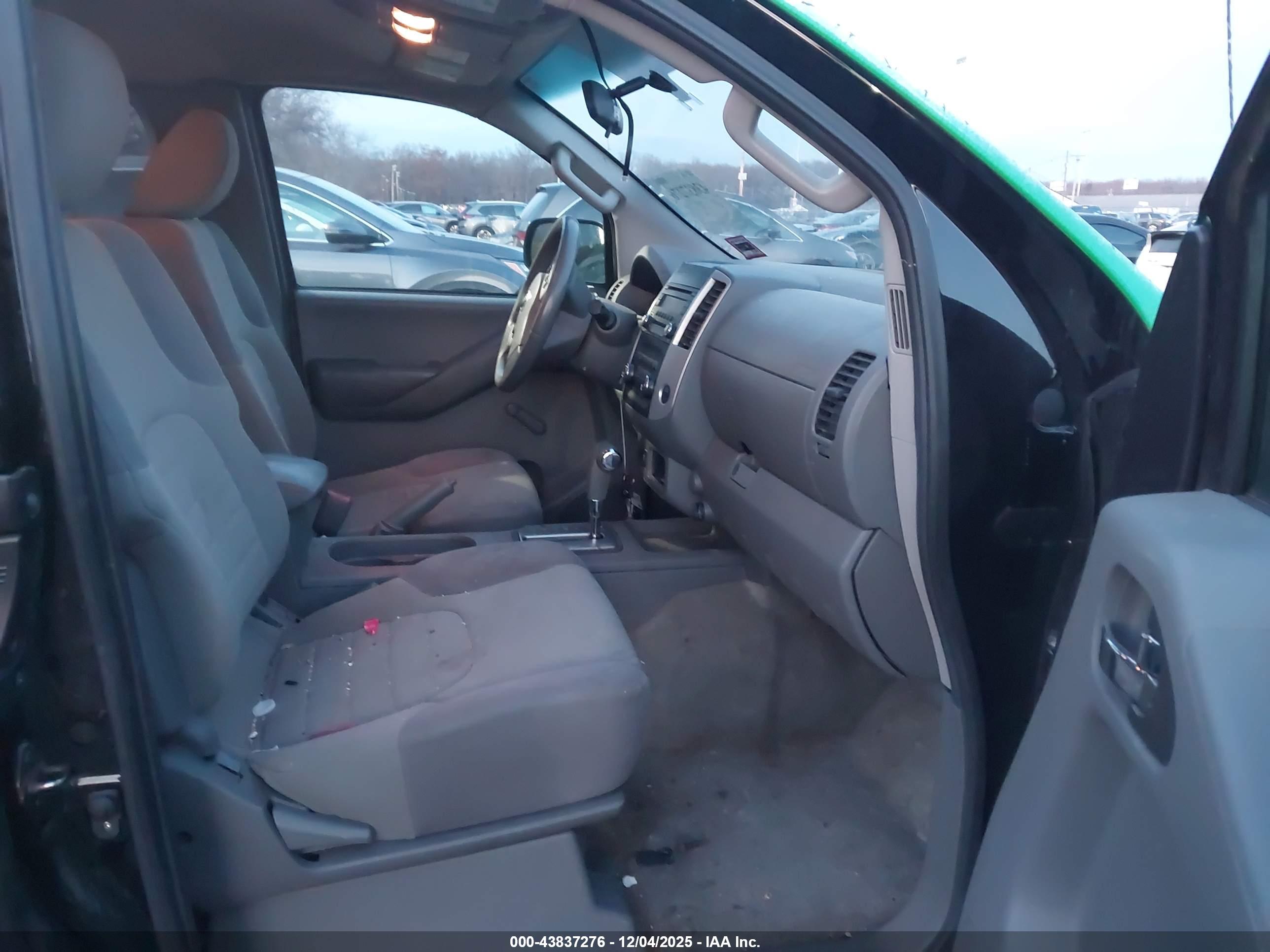 NISSAN FRONTIER image 5