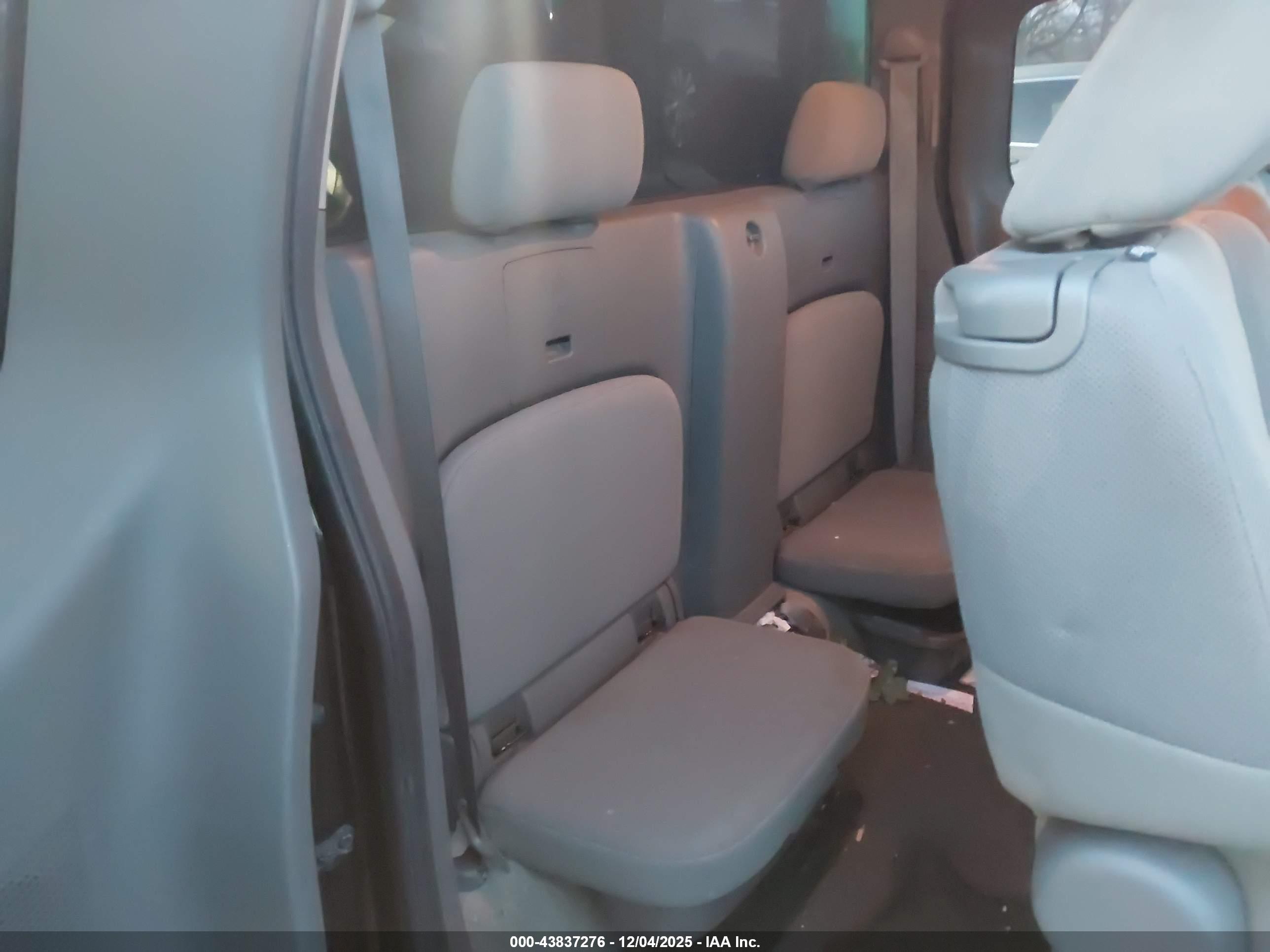 NISSAN FRONTIER image 8