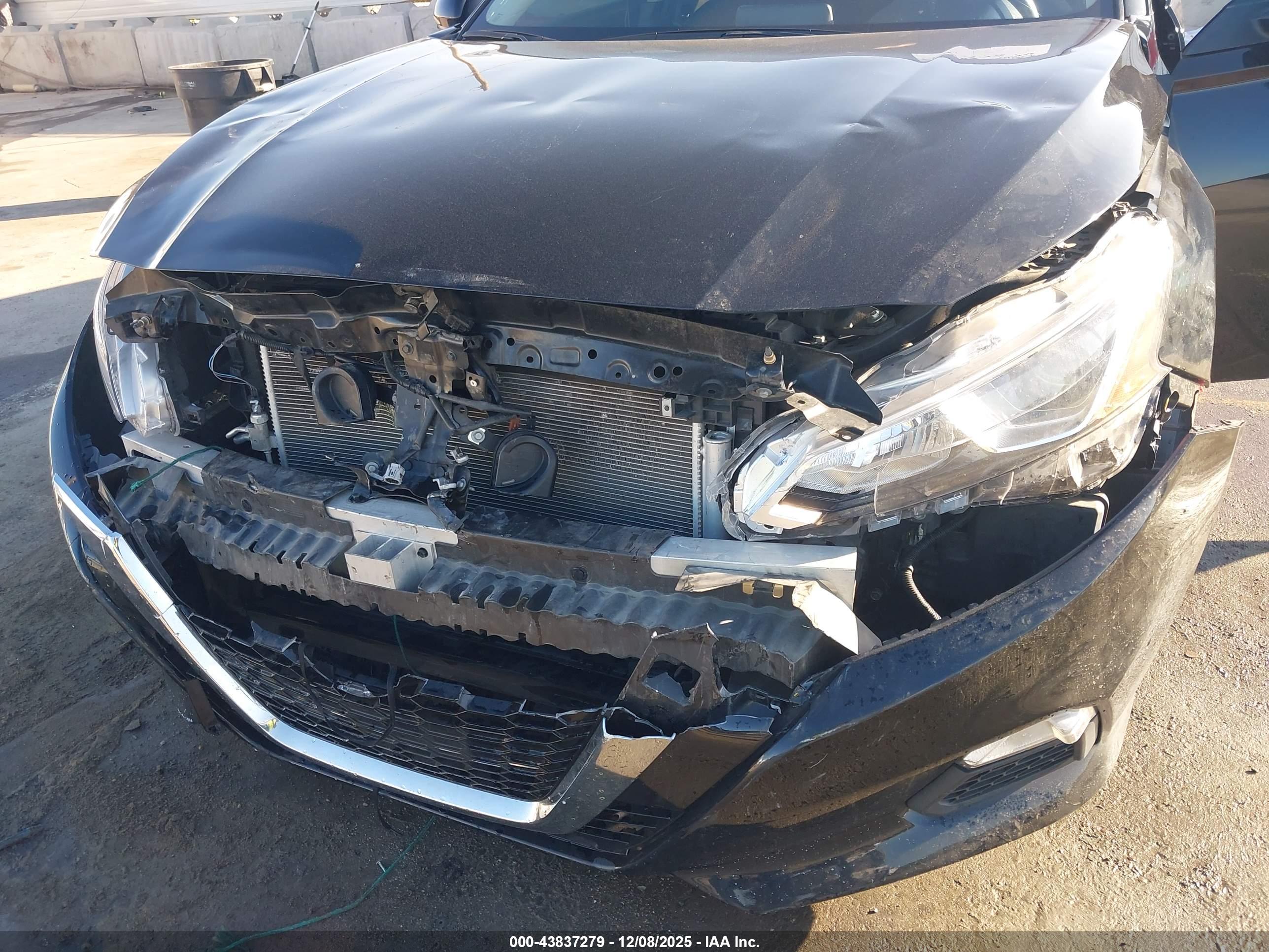 NISSAN ALTIMA image 6