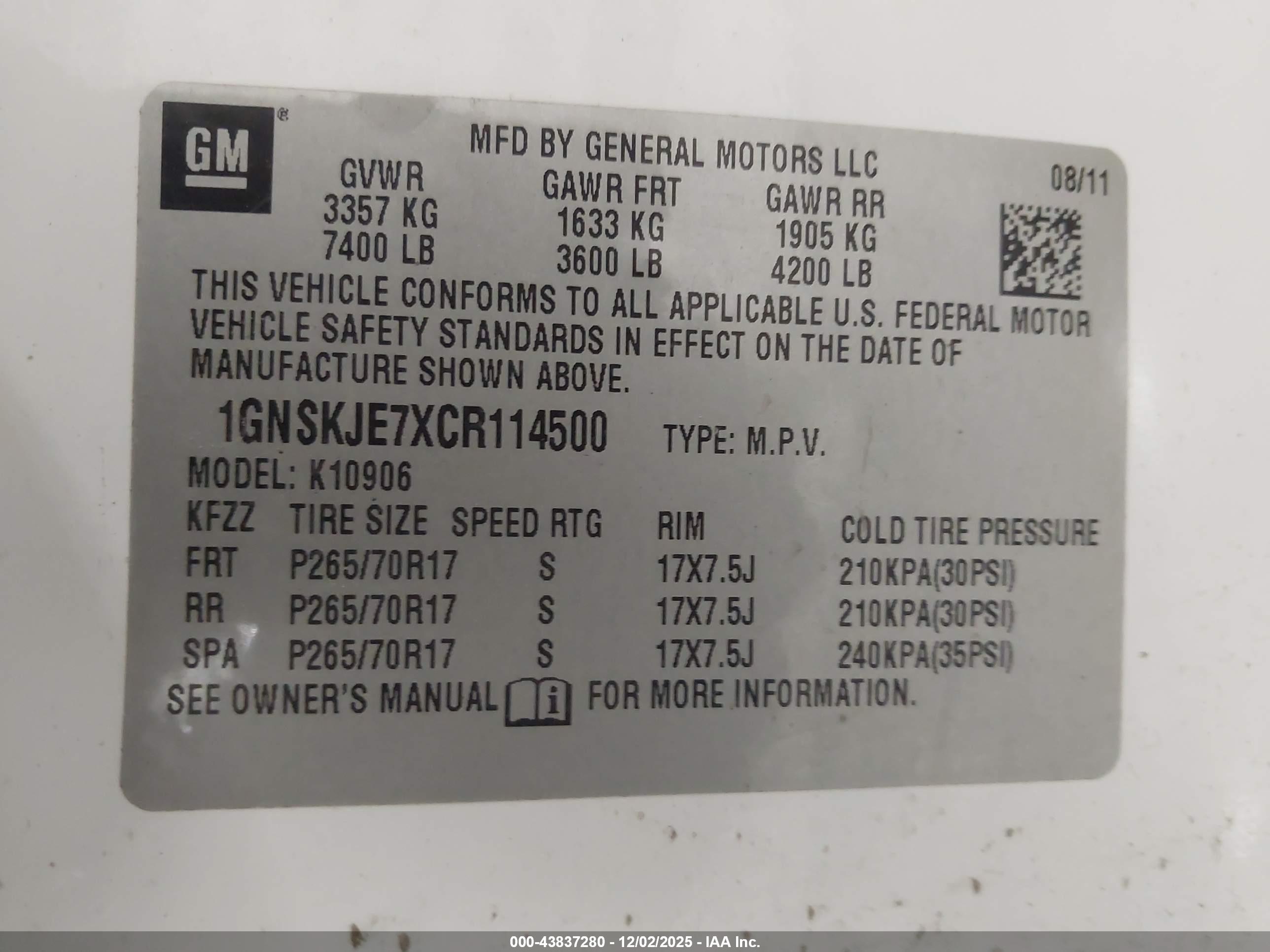 CHEVROLET SUBURBAN image 9