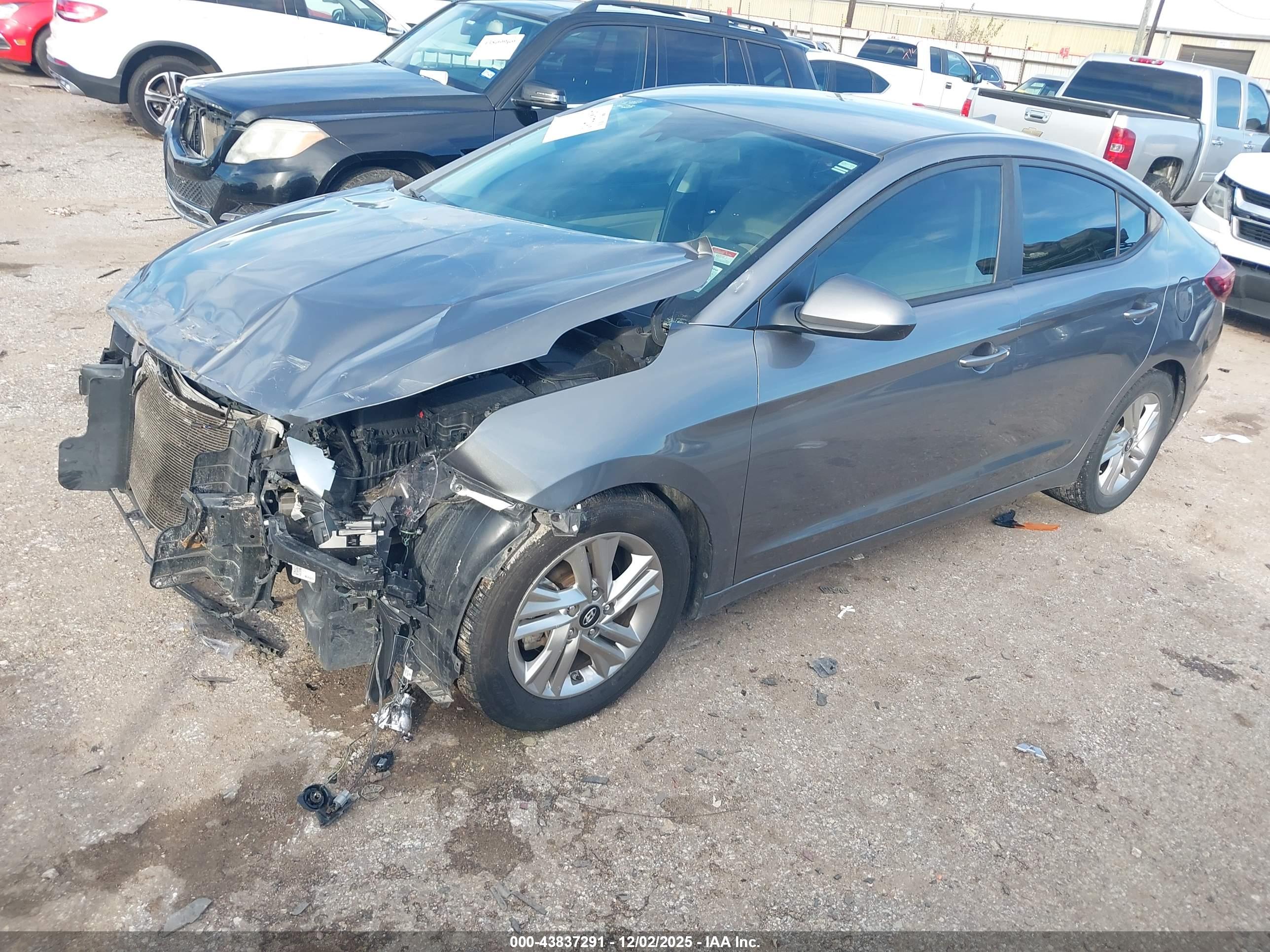 HYUNDAI ELANTRA image 2