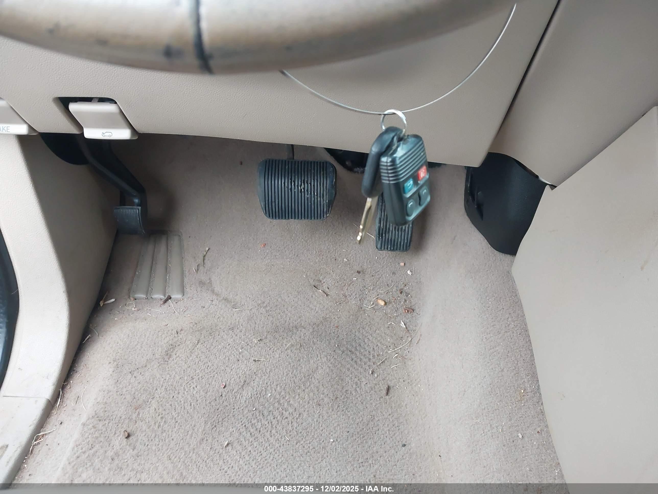 FORD EXPEDITION image 11