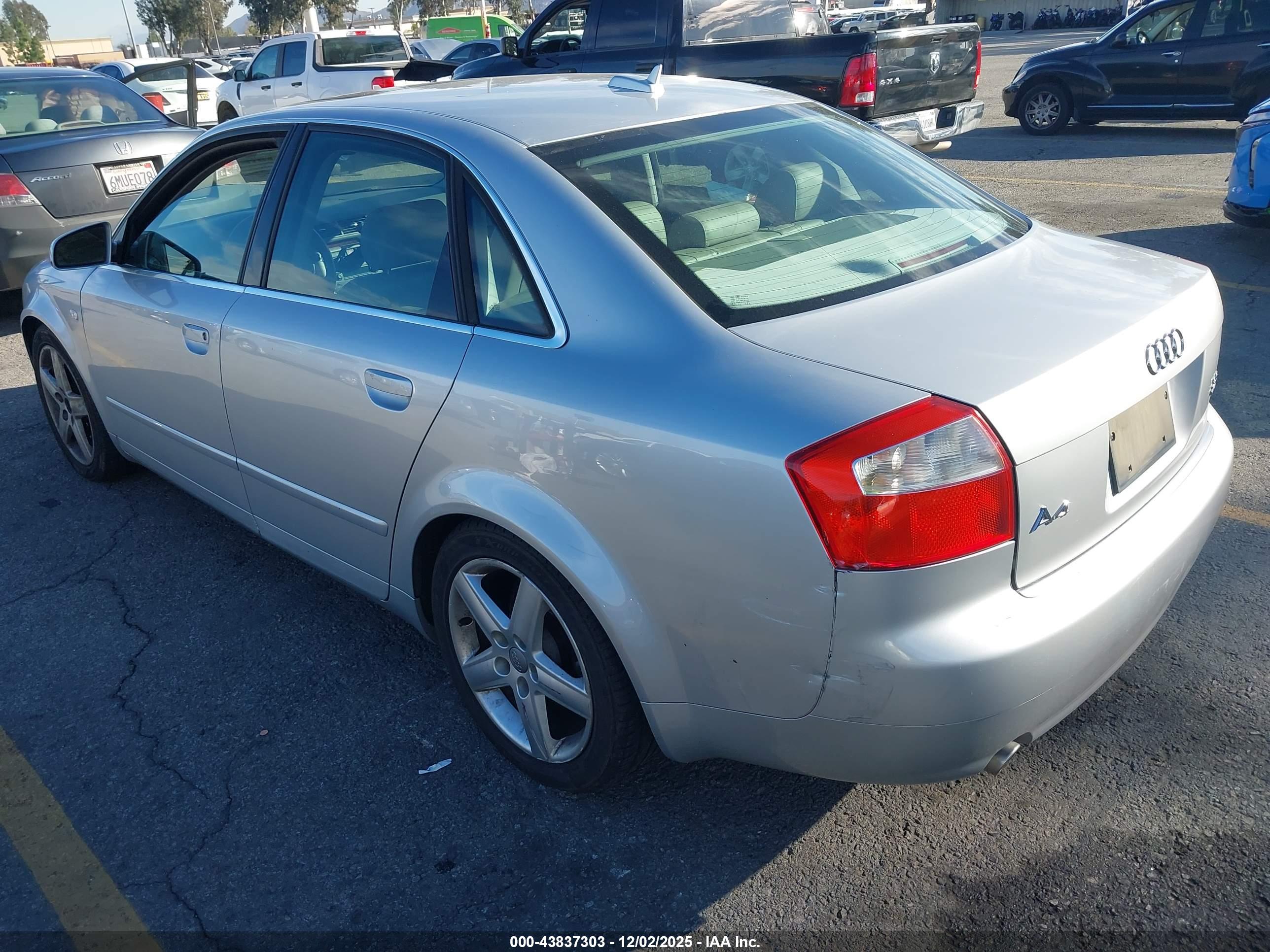 AUDI A4 image 3