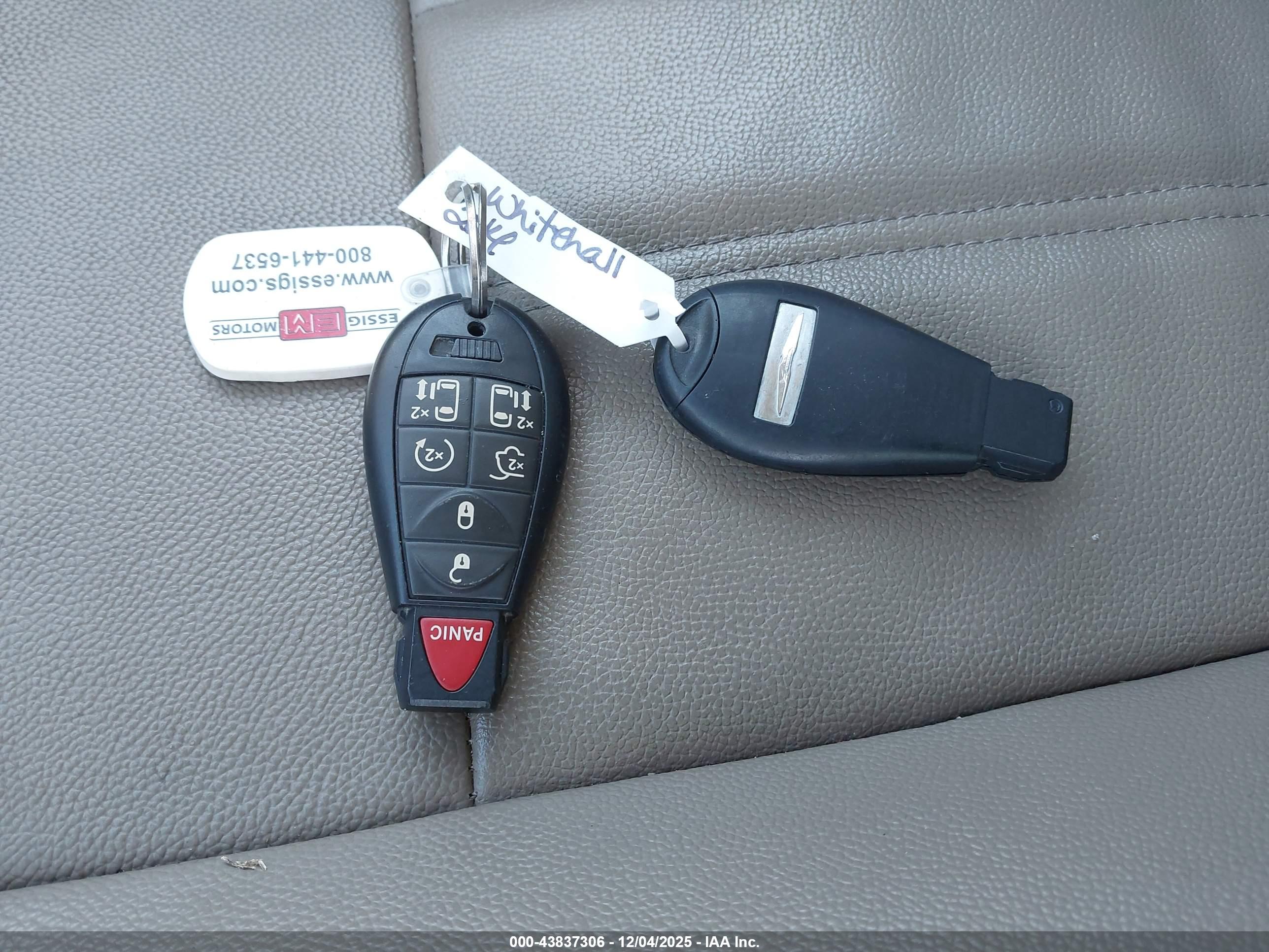 CHRYSLER TOWN image 11