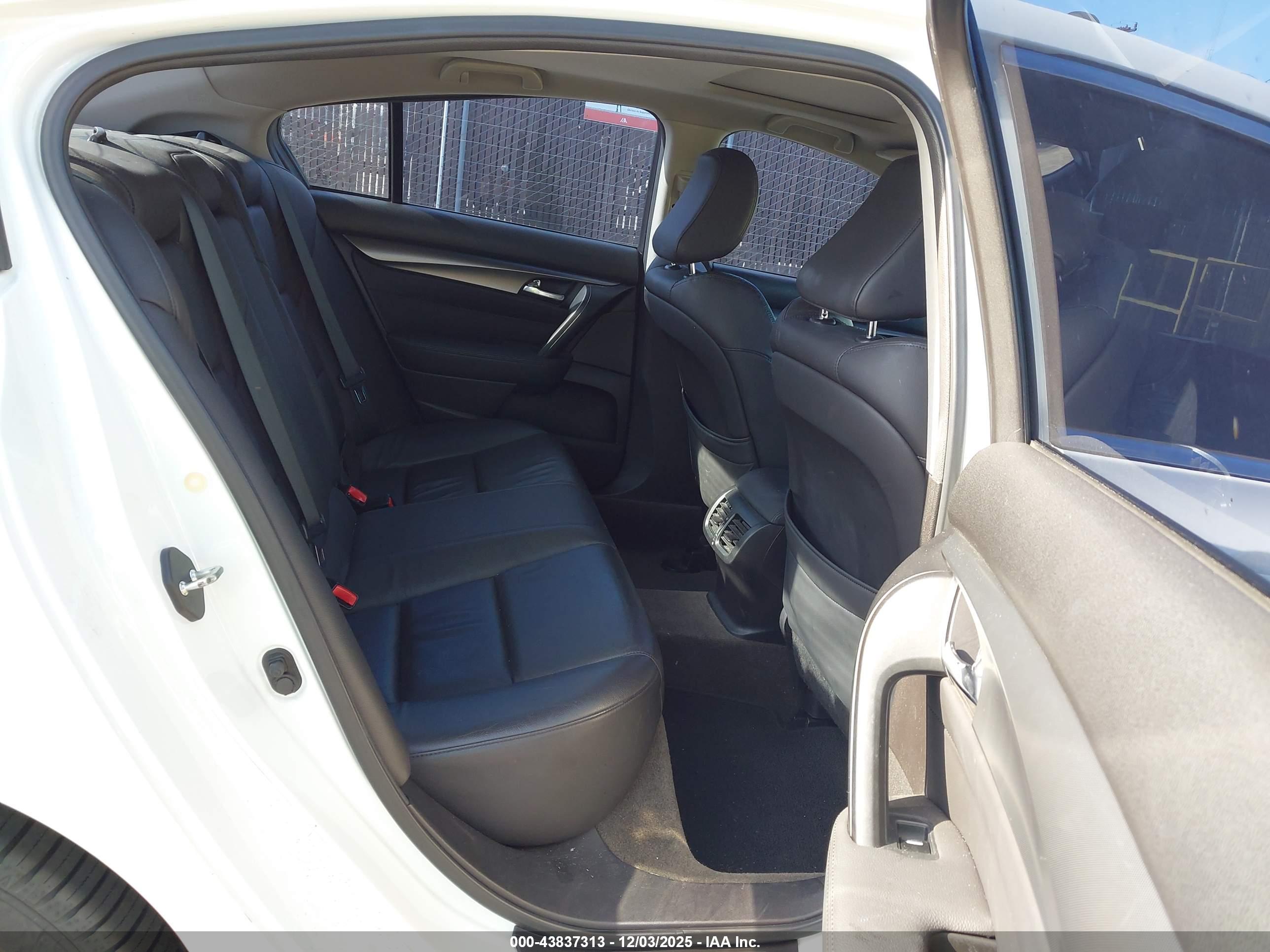 ACURA TL image 8