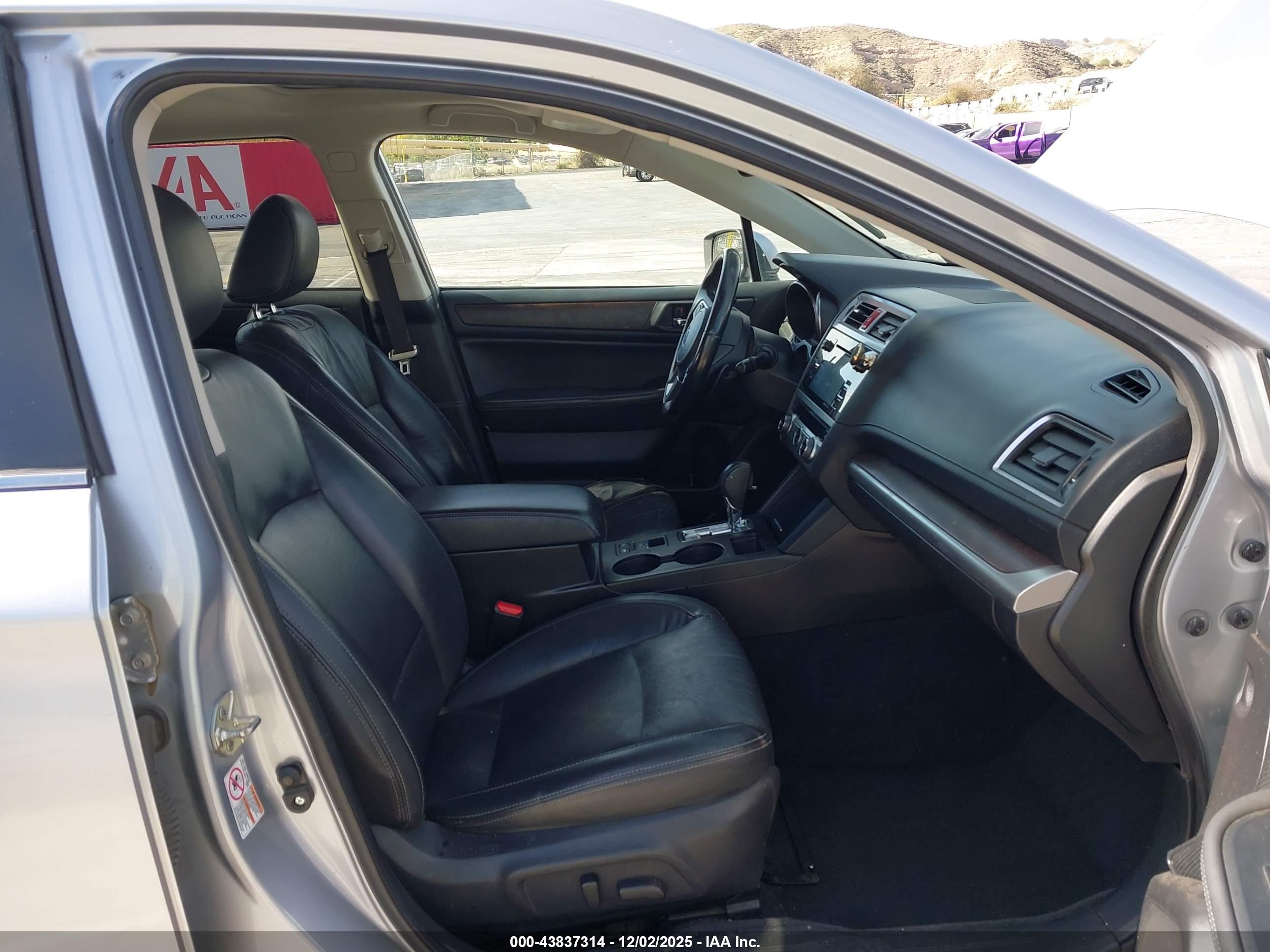 SUBARU OUTBACK image 5