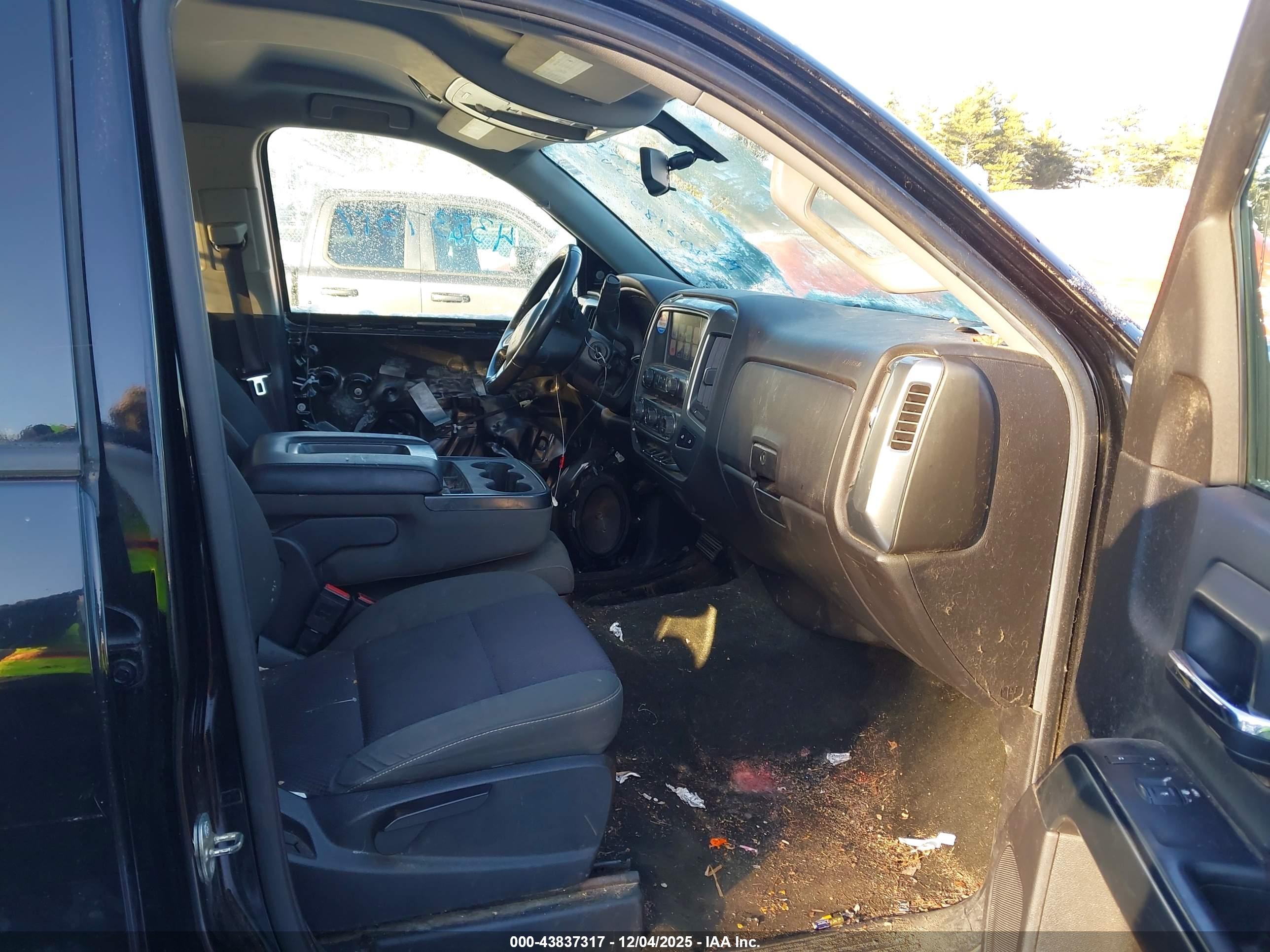 CHEVROLET SILVERADO image 5
