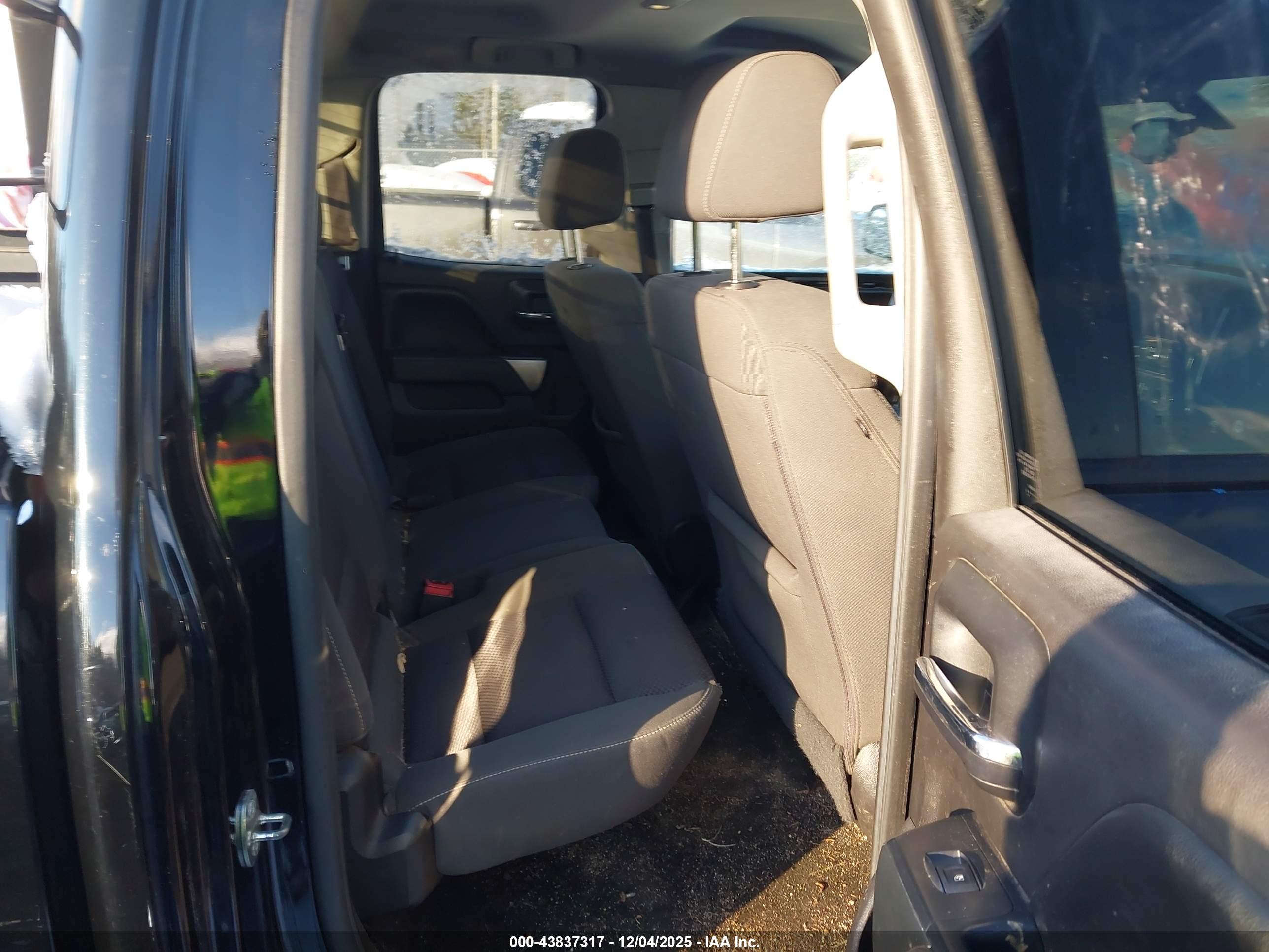 CHEVROLET SILVERADO image 8