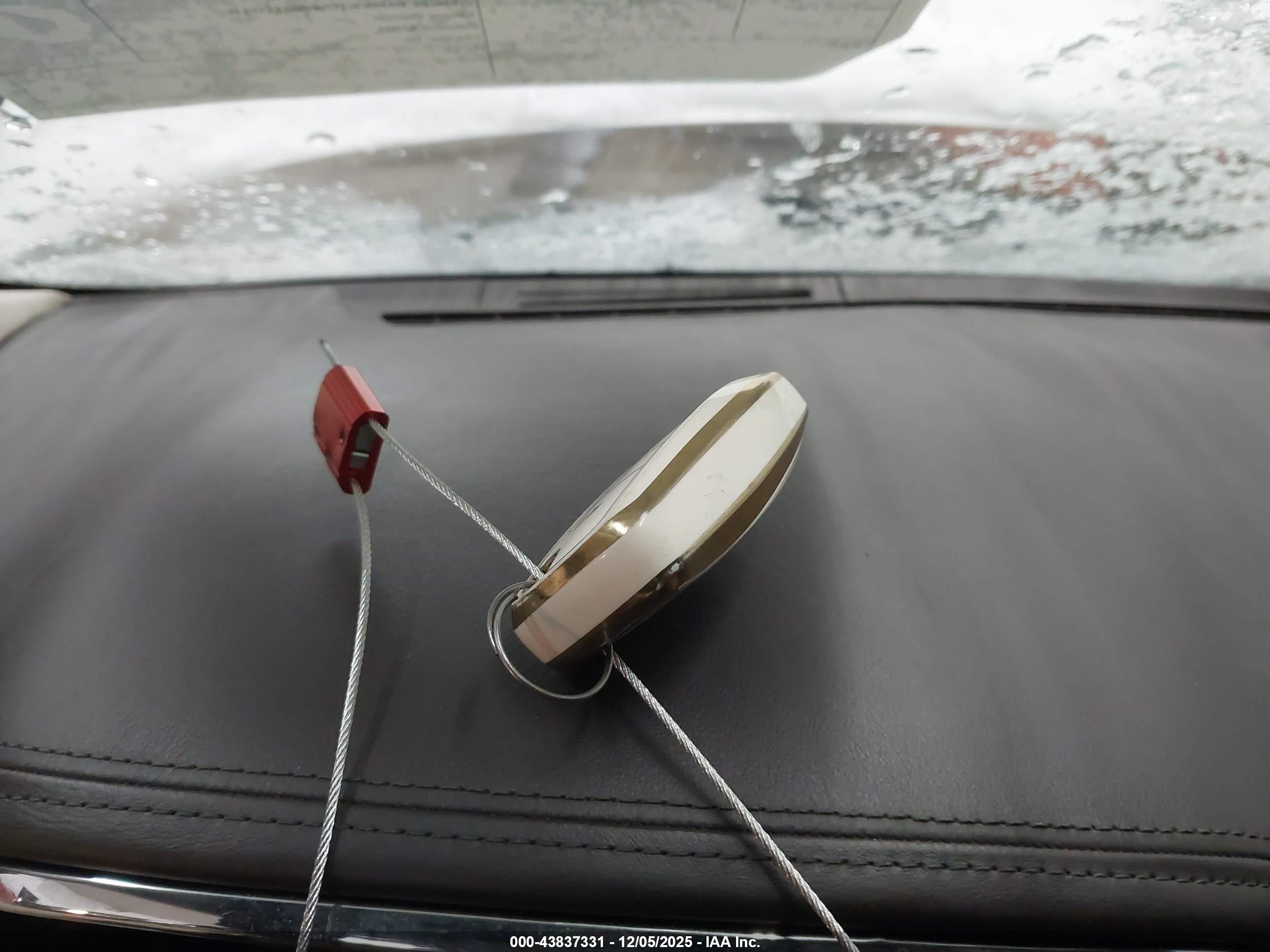 LINCOLN CONTINENTAL image 11