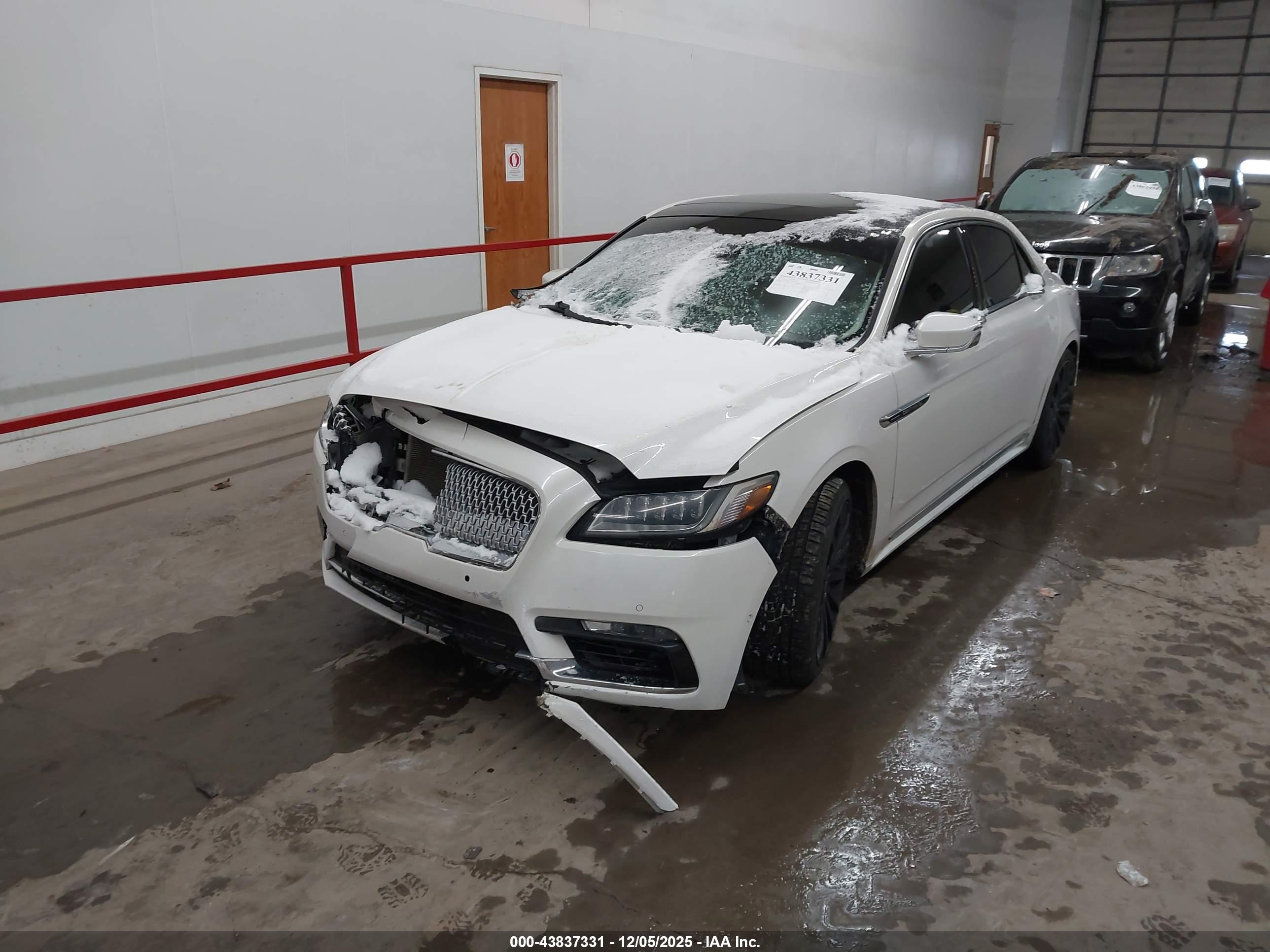 LINCOLN CONTINENTAL image 2