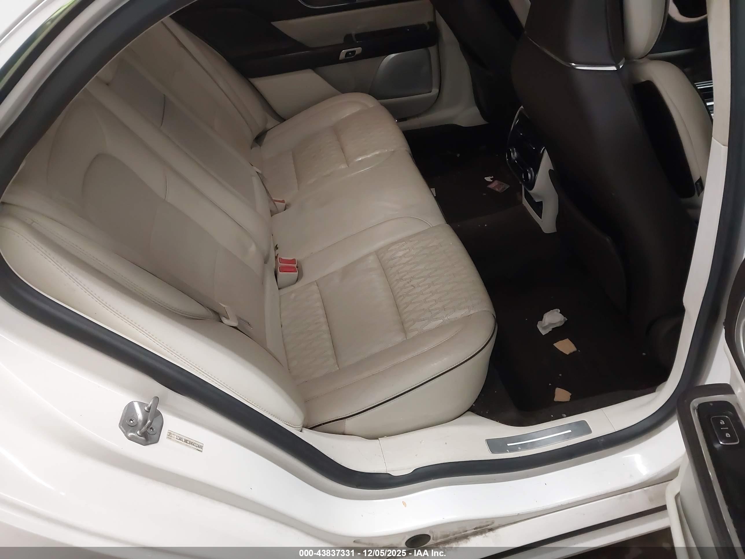 LINCOLN CONTINENTAL image 8