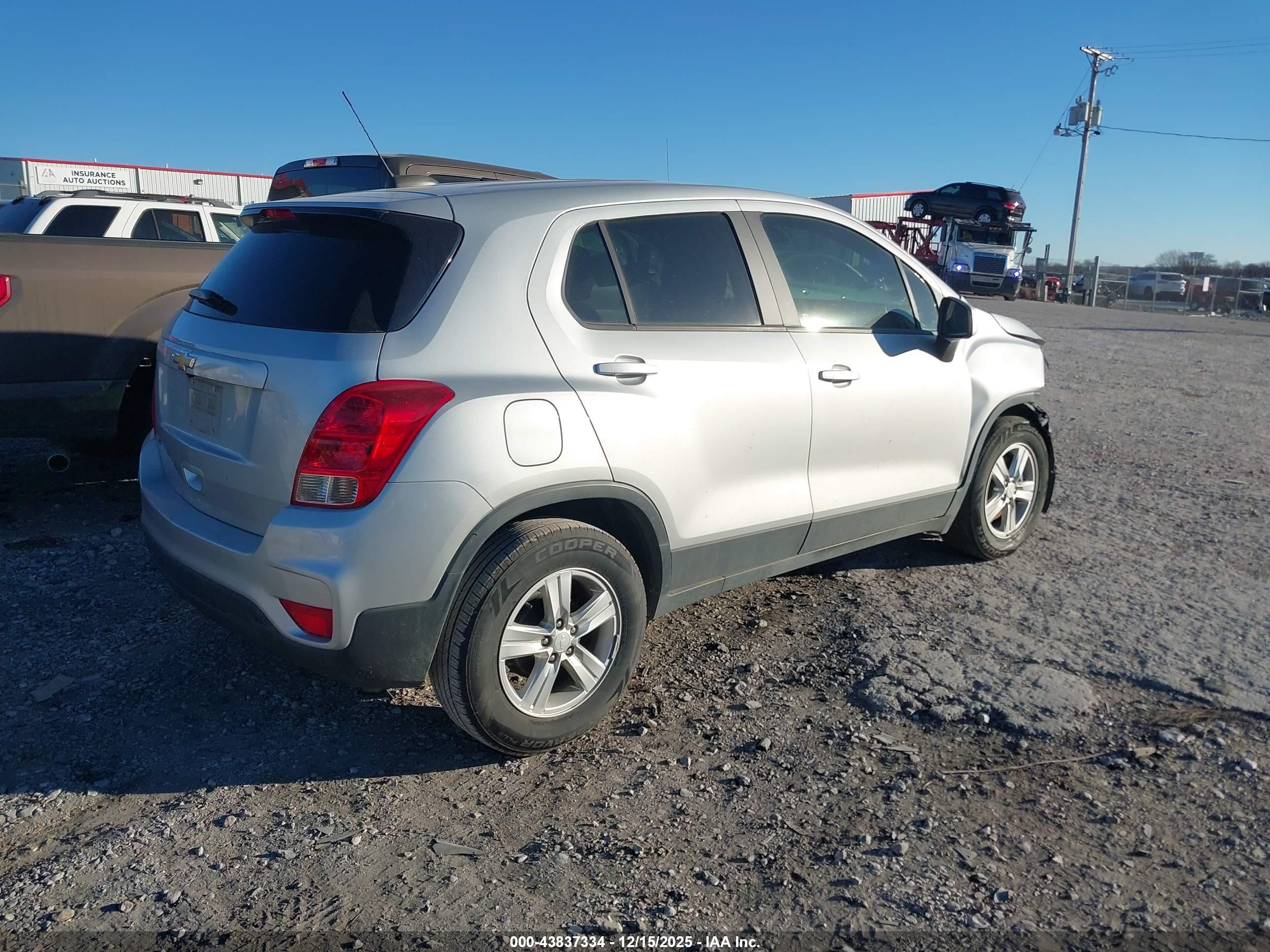 CHEVROLET TRAX image 4