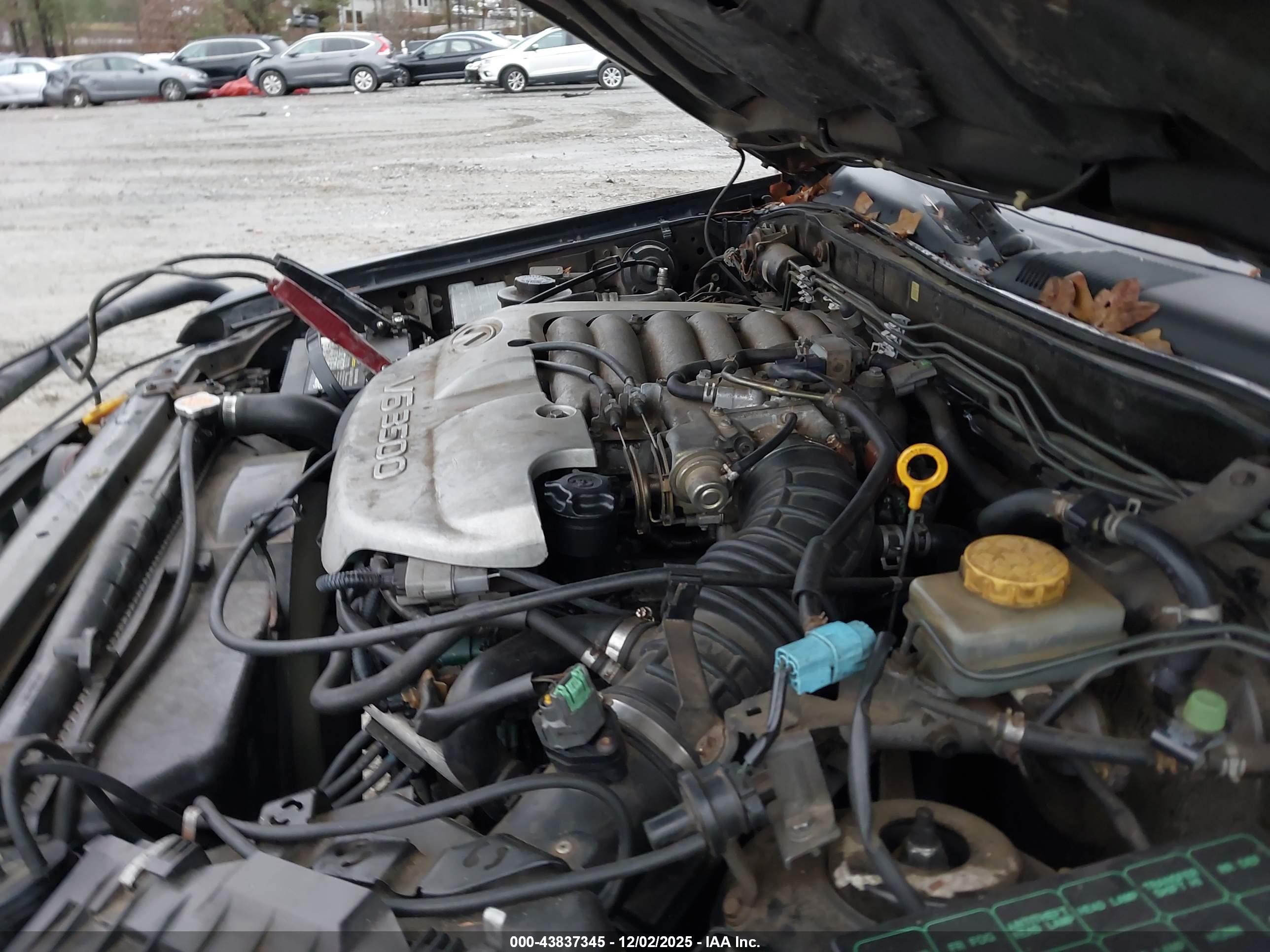 INFINITI QX4 image 10