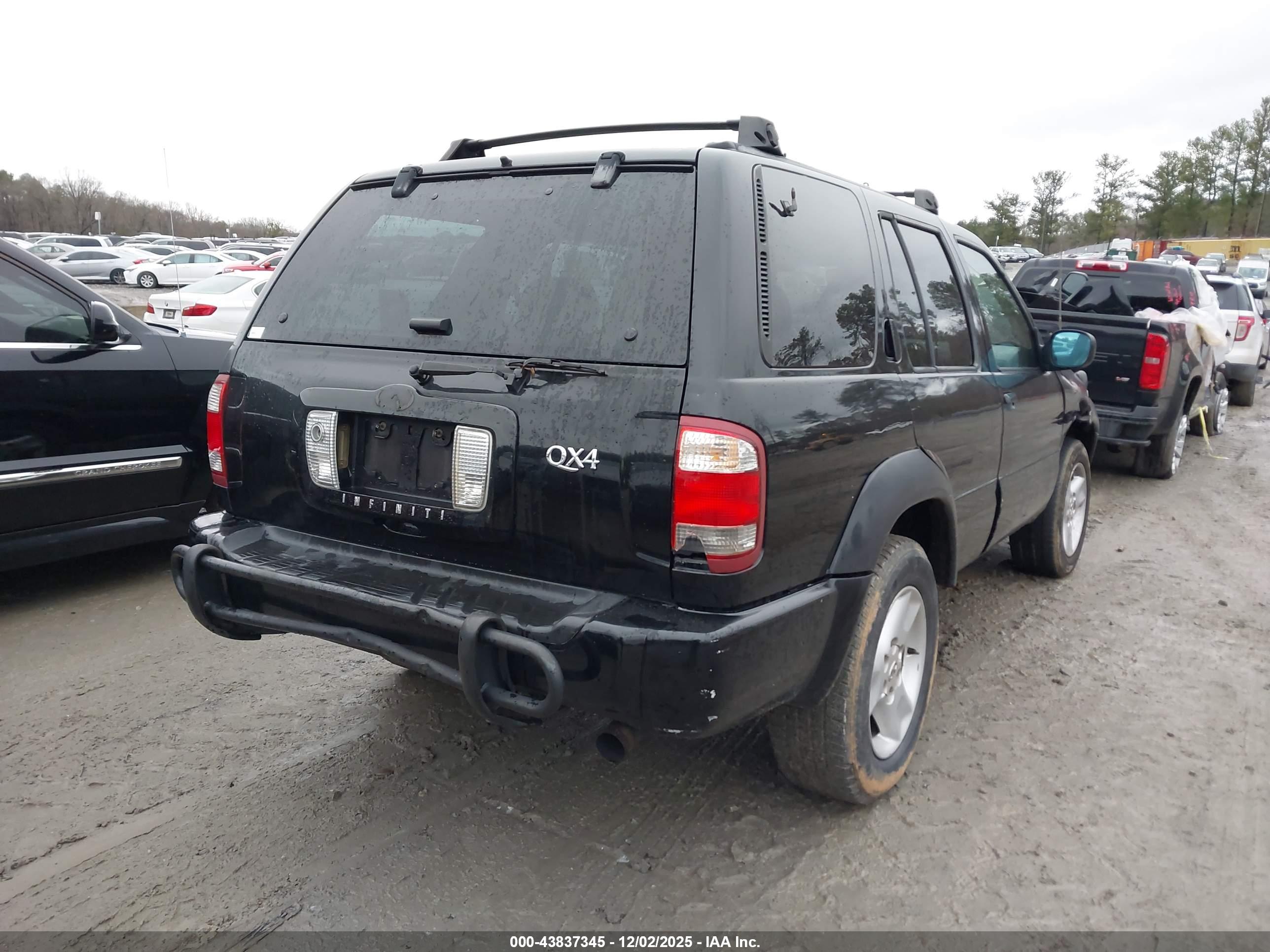 INFINITI QX4 image 4