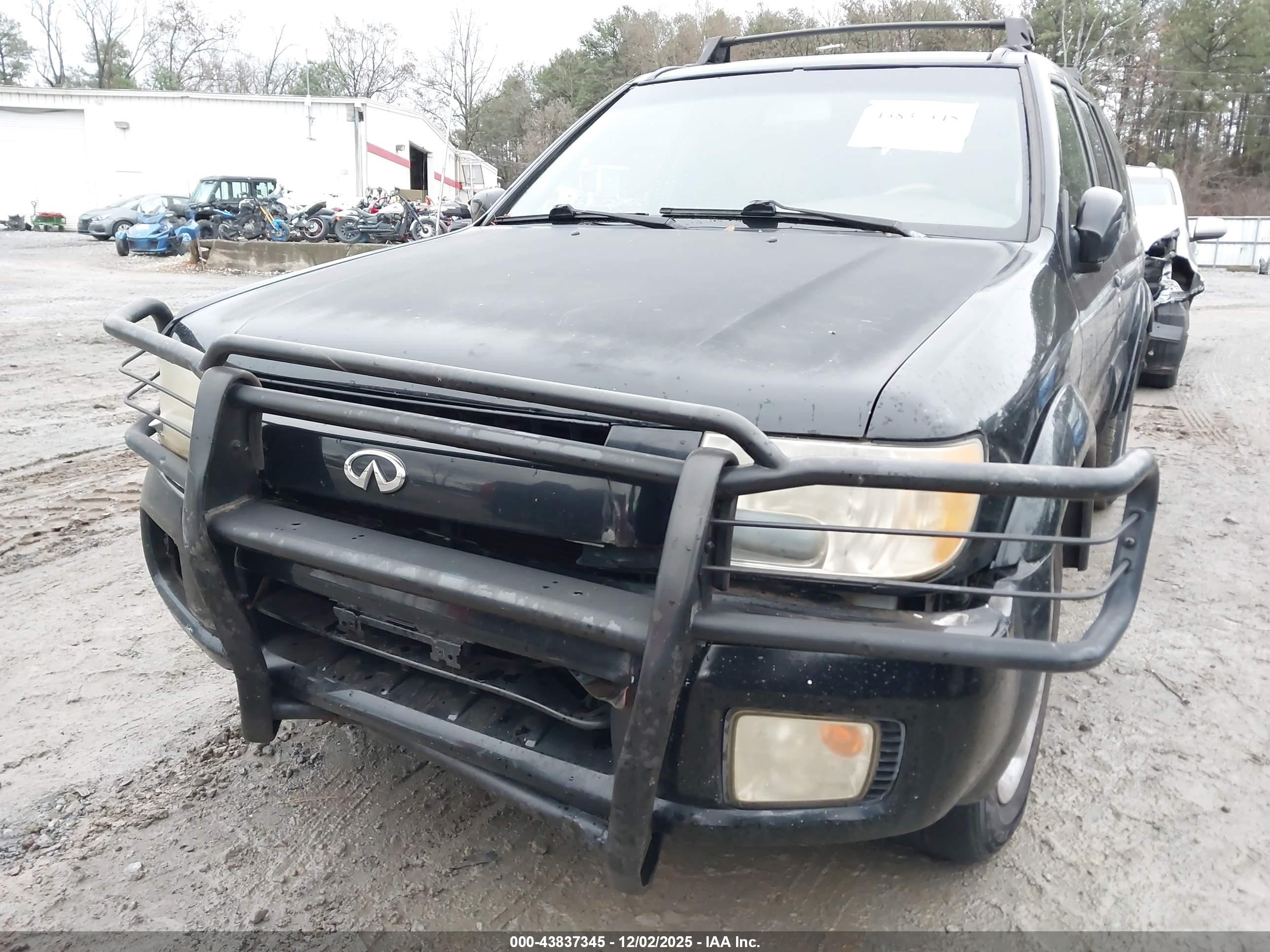 INFINITI QX4 image 6