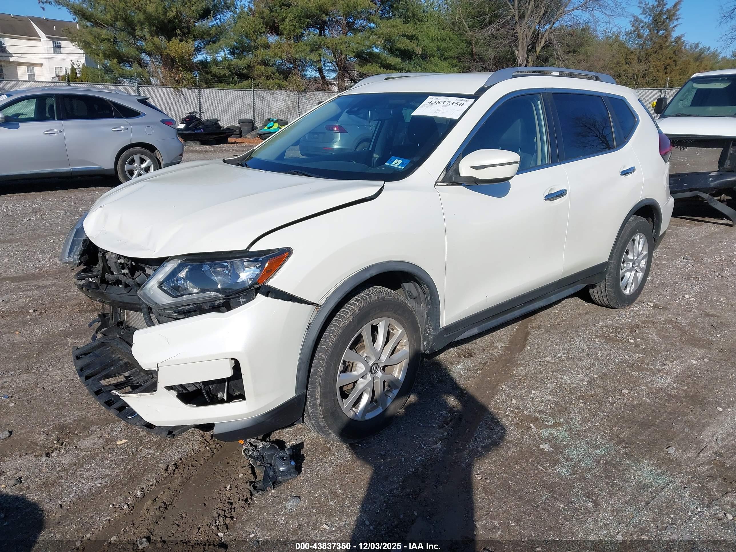 NISSAN ROGUE image 2