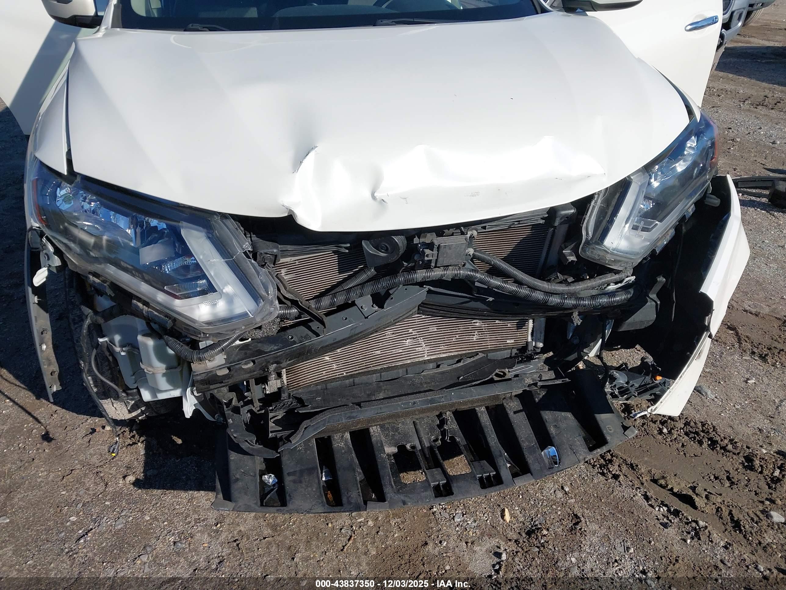 NISSAN ROGUE image 6